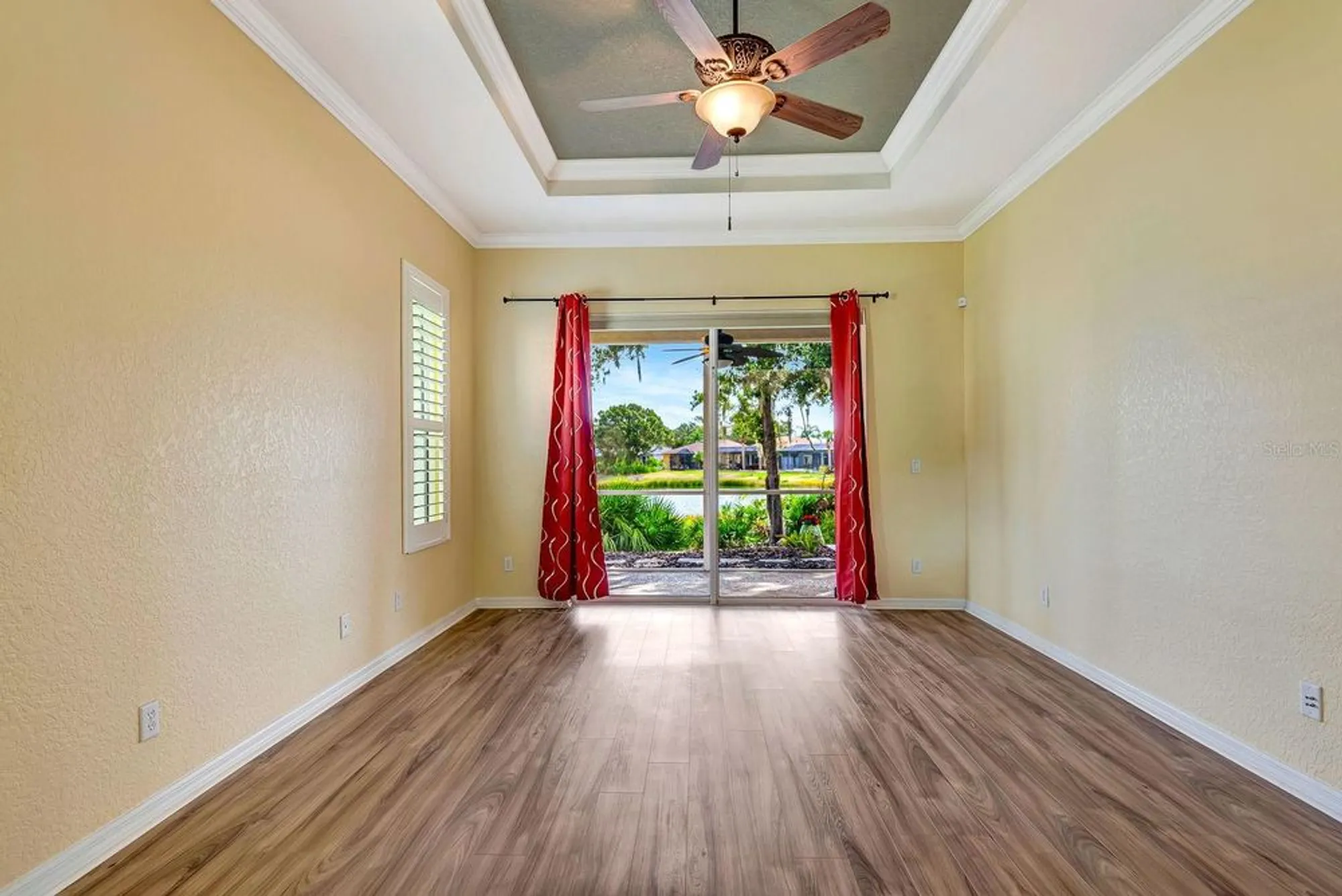 Property Slideshow image 15 of 31 | 804 regal manor way, Sun City Center, FL, 33573