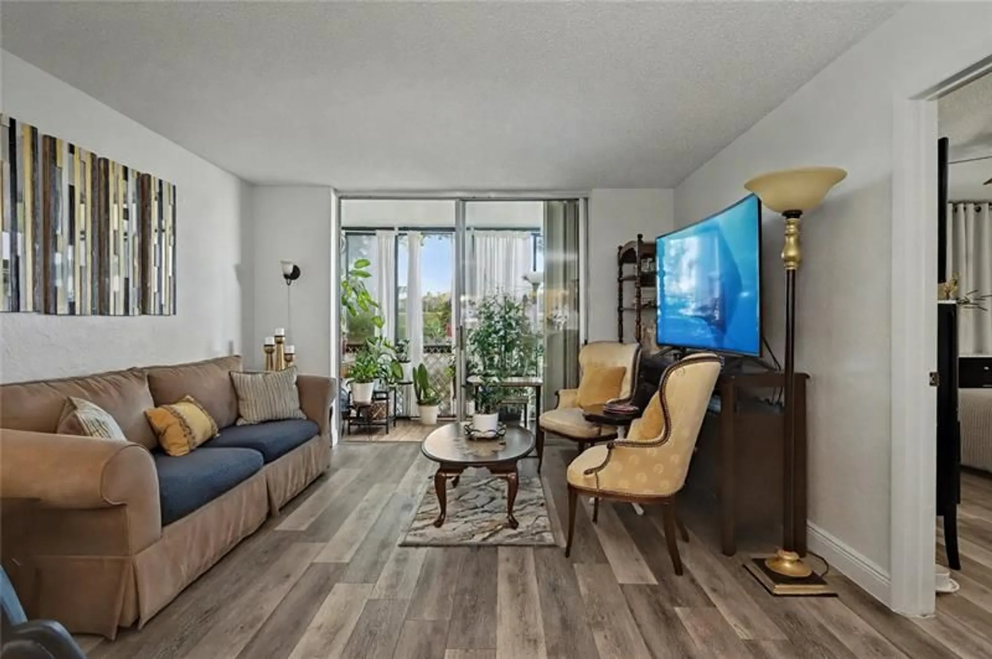 Property Slideshow image 9 of 55 | 9520 s hollybrook lake dr 103, Pembroke Pines, FL, 33025