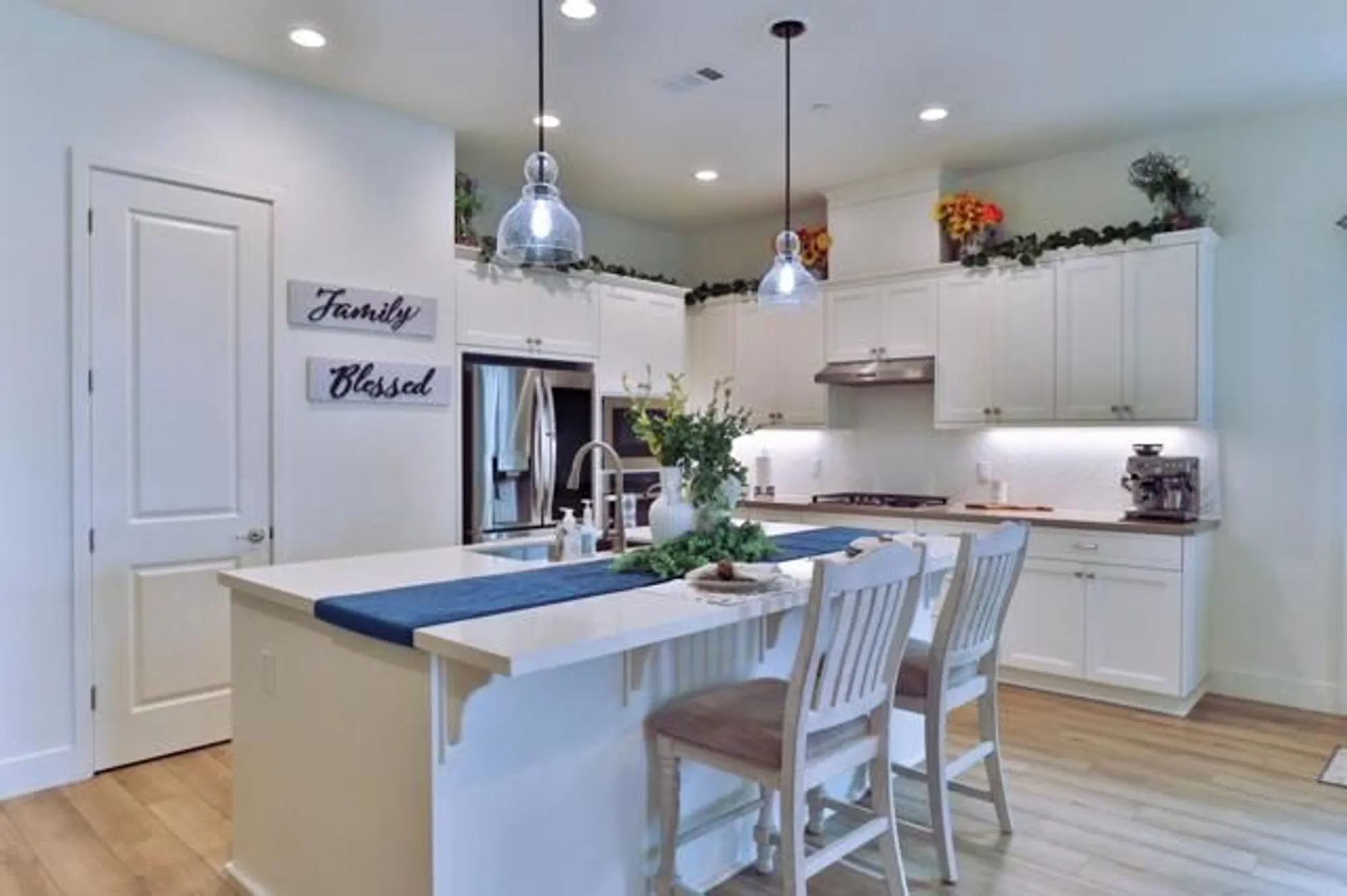 Property Slideshow image 7 of 52 | 2102 white oak dr, Hollister, CA, 95023