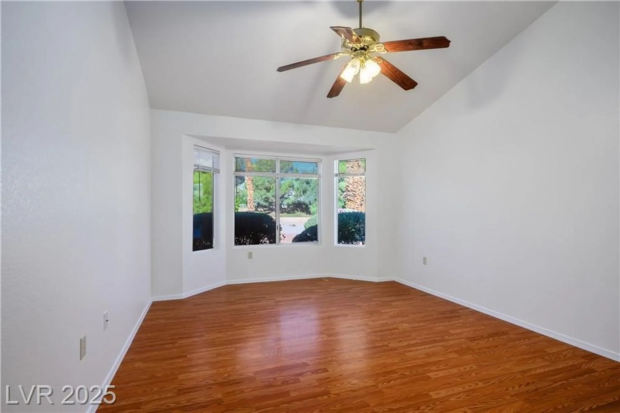 Property Slideshow image 12 of 27 | 2413 totem pole ct, Las Vegas, NV, 89134