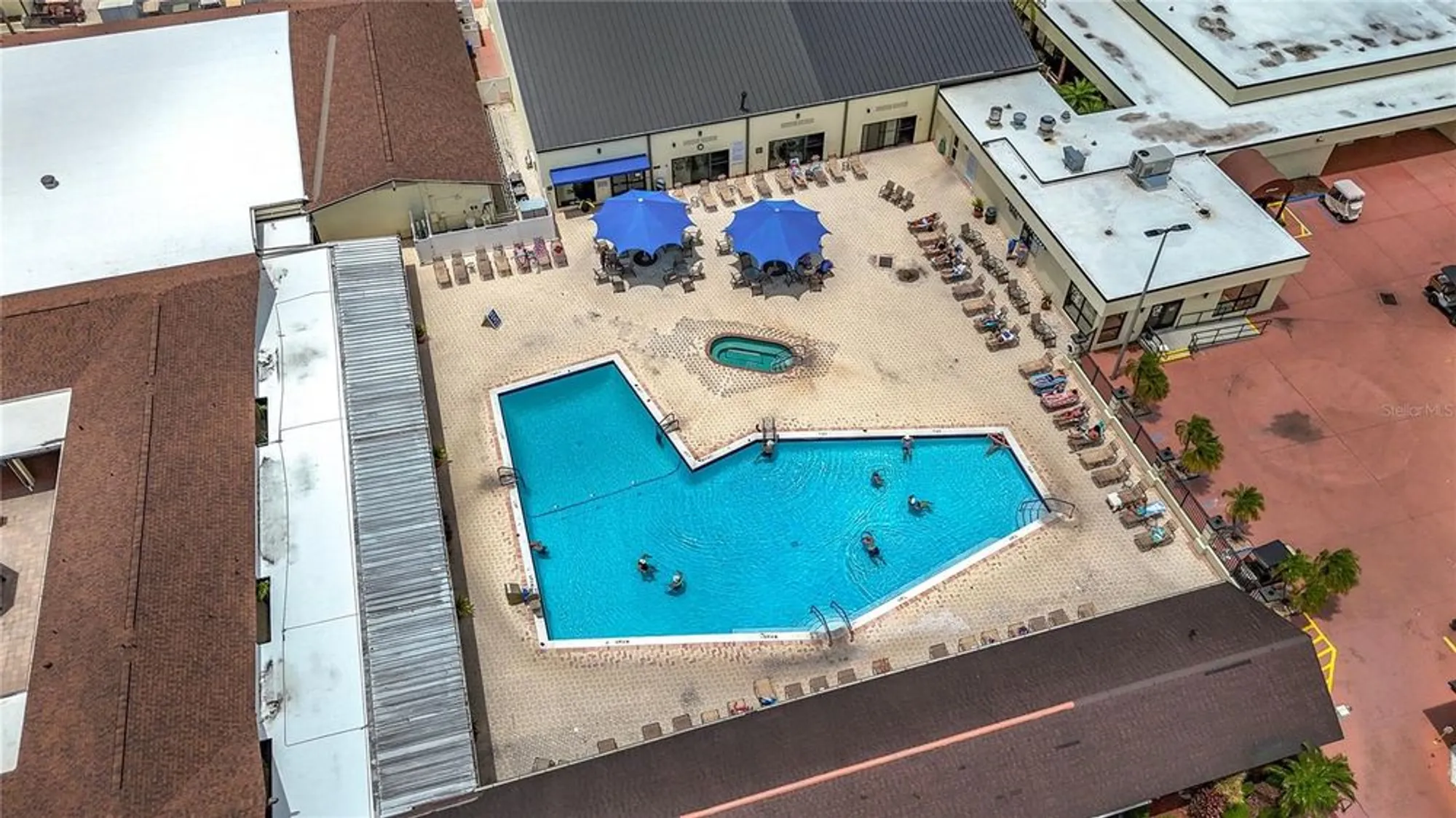 Property Slideshow image 36 of 41 | 904 desert hills dr, Sun City Center, FL, 33573