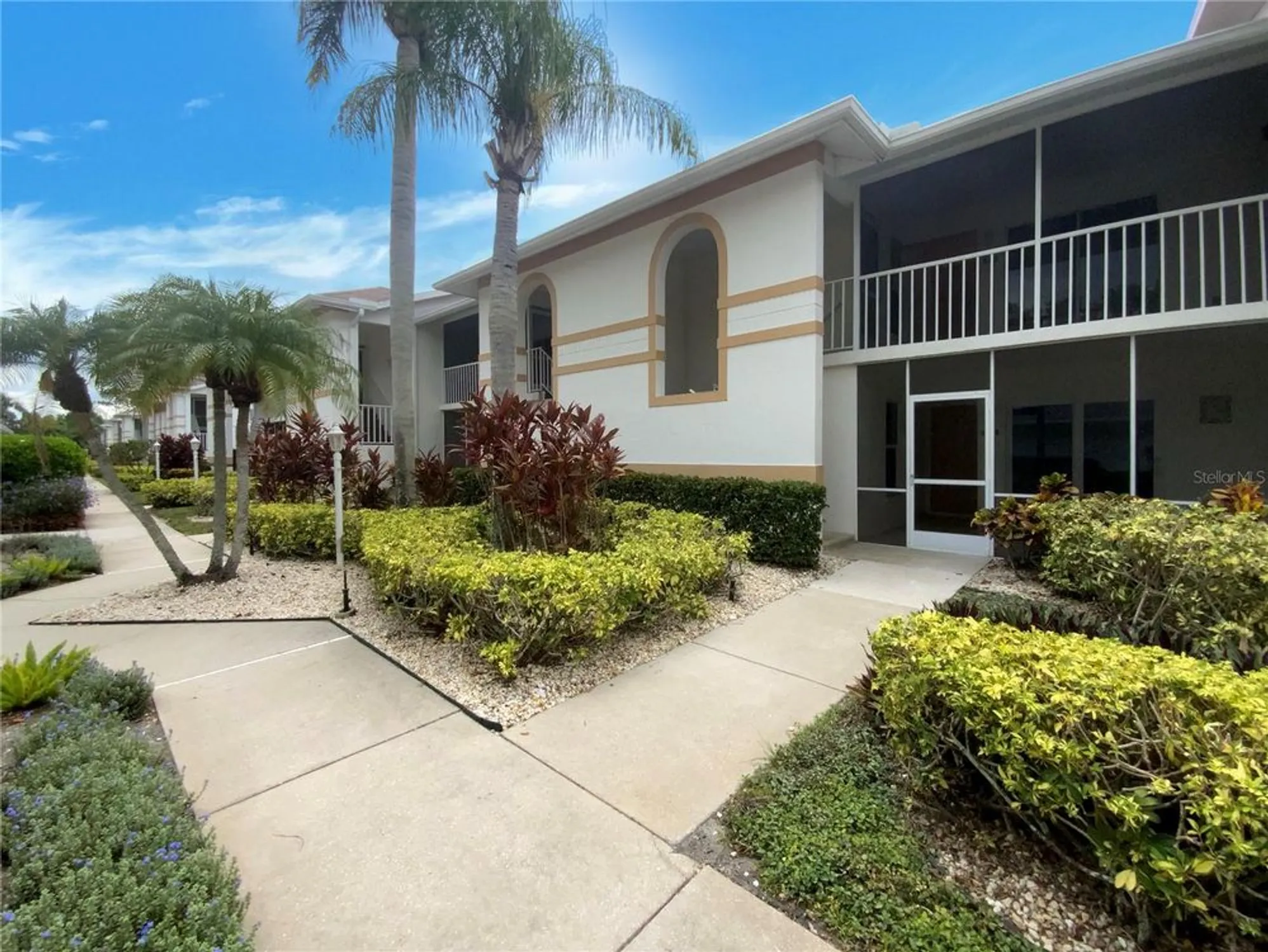 Property Slideshow image 19 of 20 | 6904 drewrys blf 810, Bradenton, FL, 34203