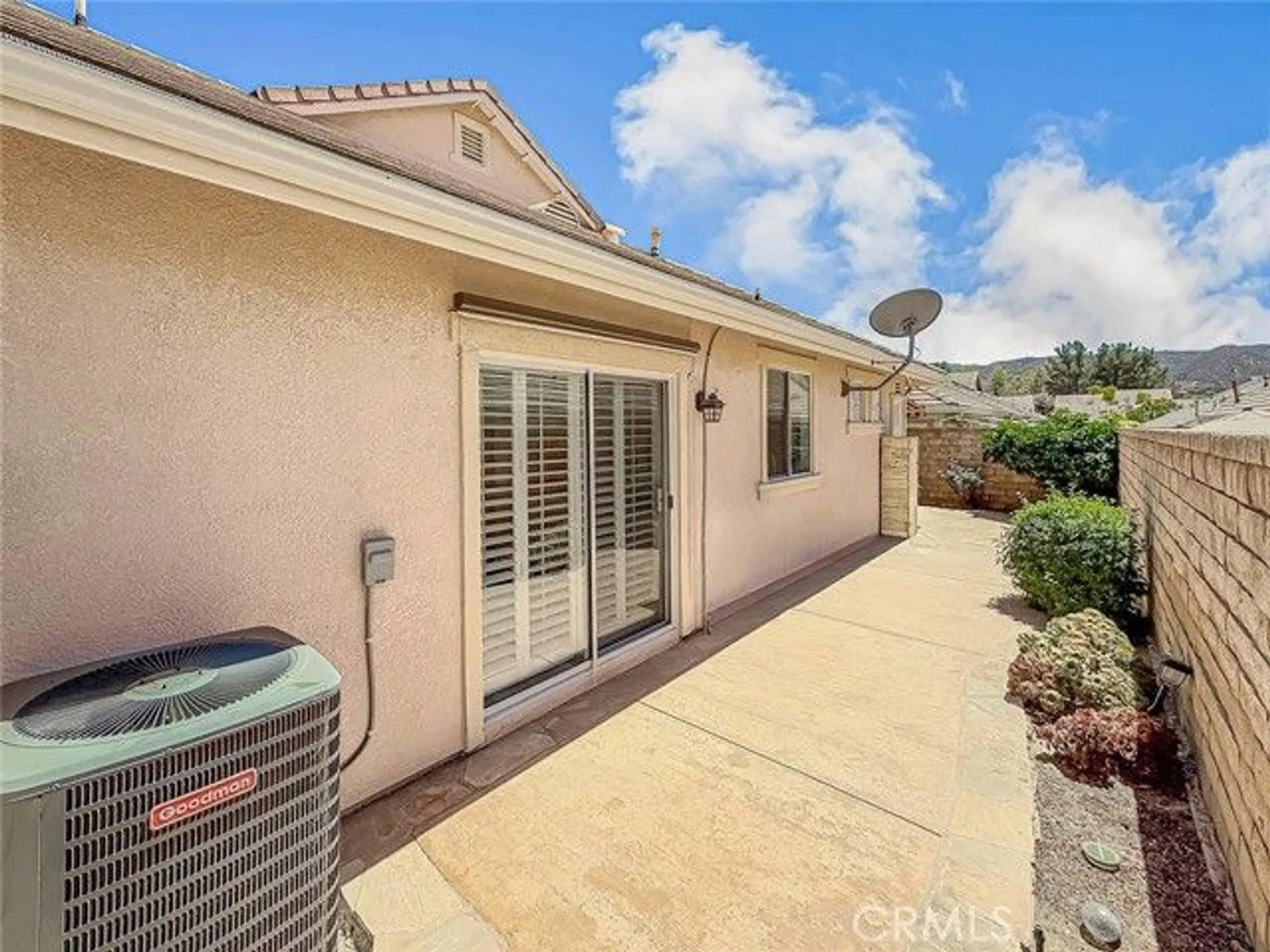 Property Slideshow image 37 of 47 | 2037 freesia ave, Simi Valley, CA, 93063