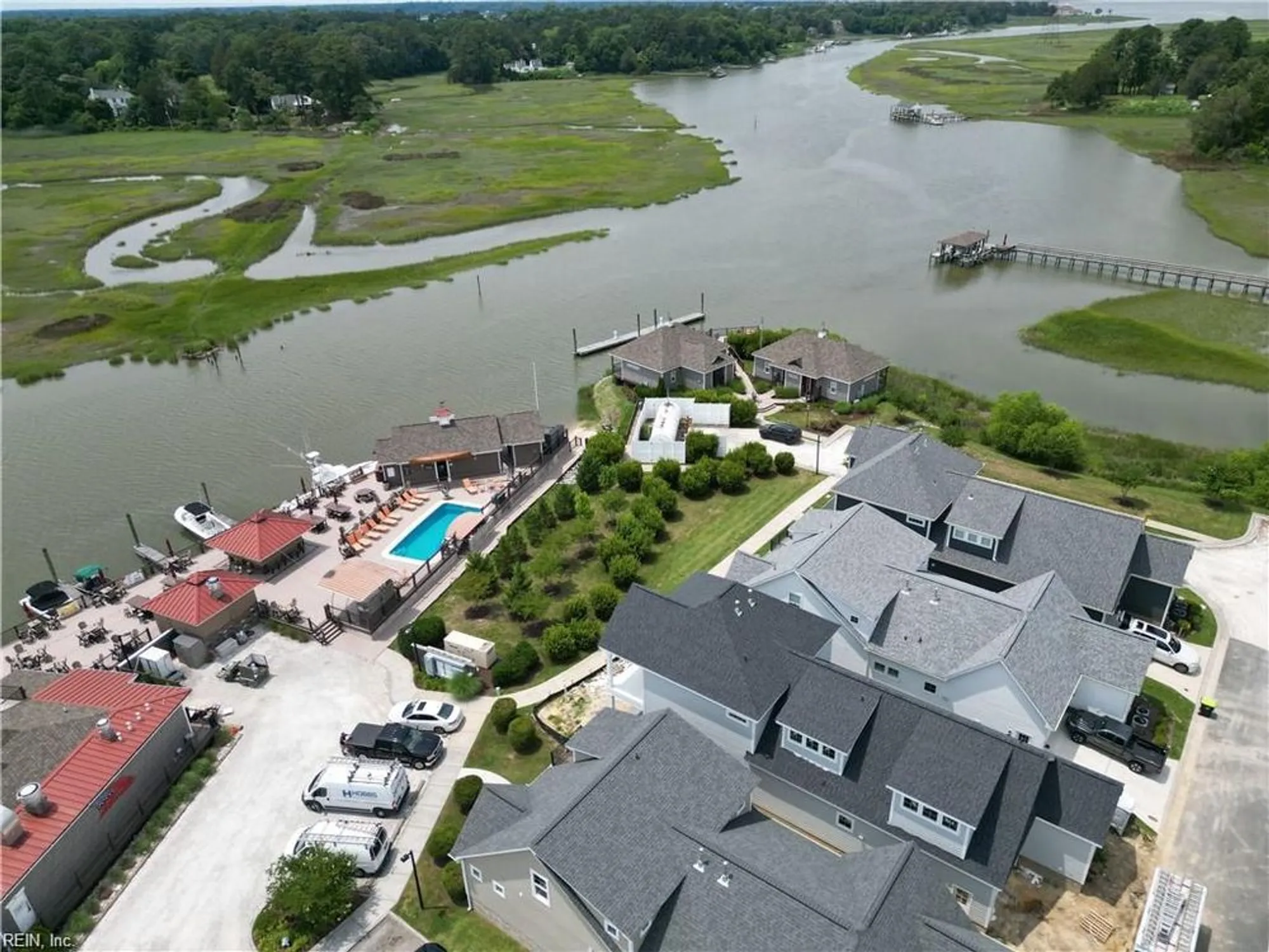 Property Slideshow image 11 of 19 | 100 creek ln, Suffolk, VA, 23435