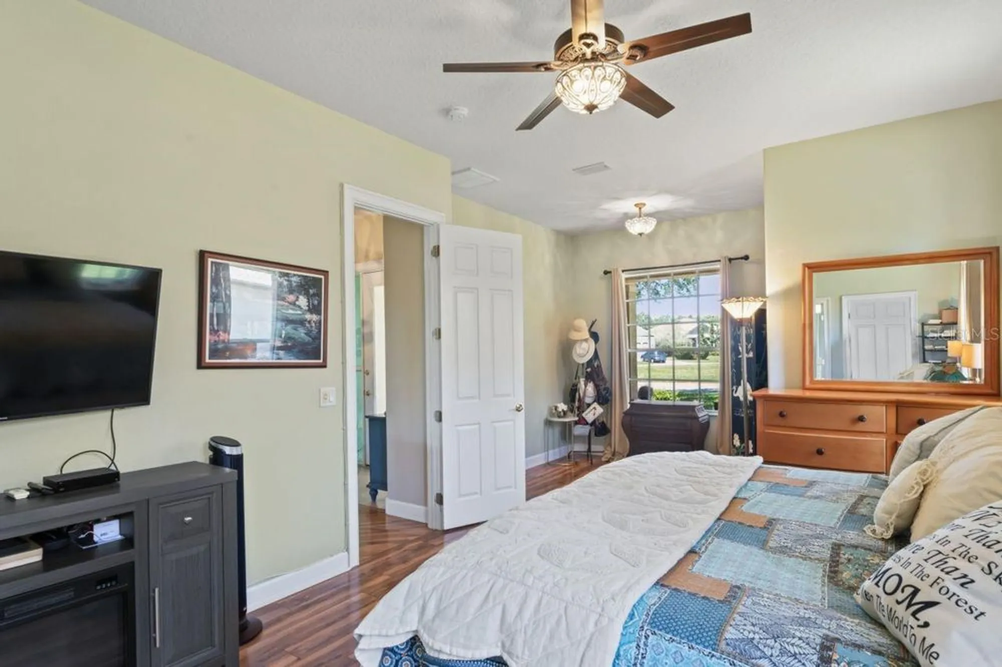 Property Slideshow image 26 of 85 | 9398 burnam dr, Weeki Wachee, FL, 34613