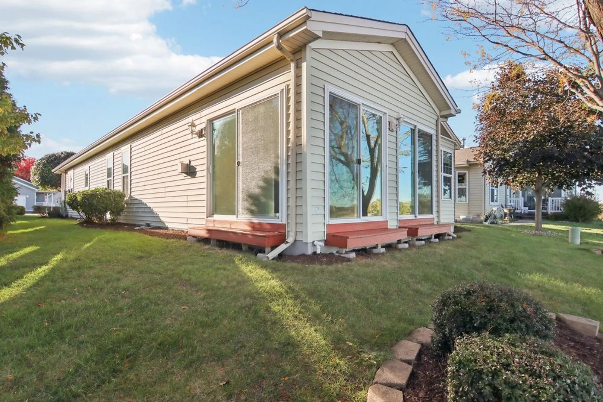 Property Slideshow image 30 of 39 | 328 legacy ct, Grayslake, IL, 60030