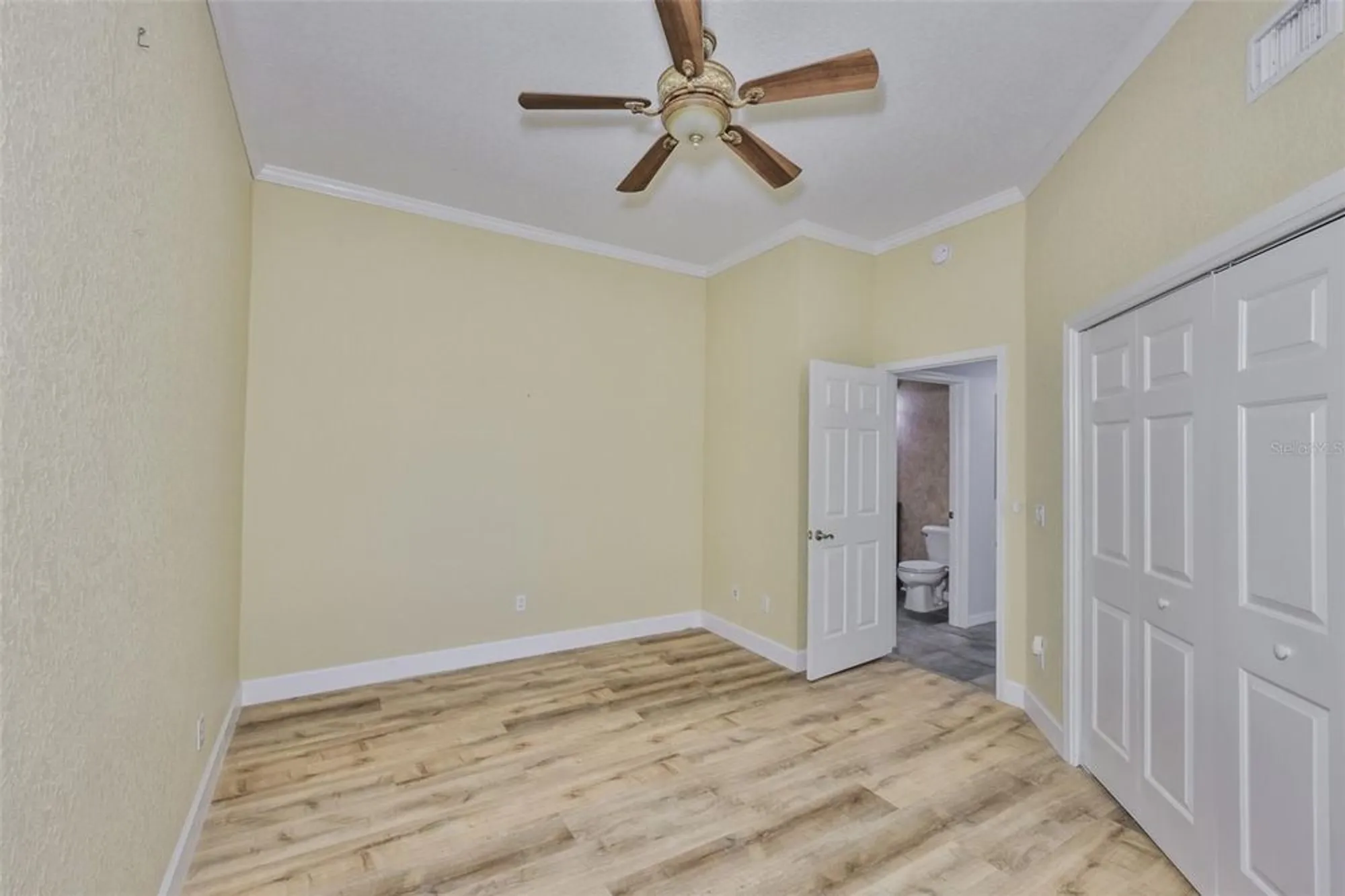 Property Slideshow image 34 of 53 | 1324 emerald dunes dr, Sun City Center, FL, 33573