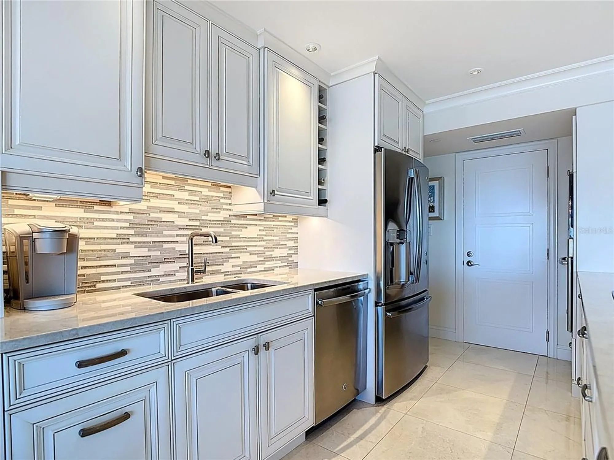 Property Slideshow image 19 of 54 | 3430 gulf shore blvd 3b, Naples, FL, 34103