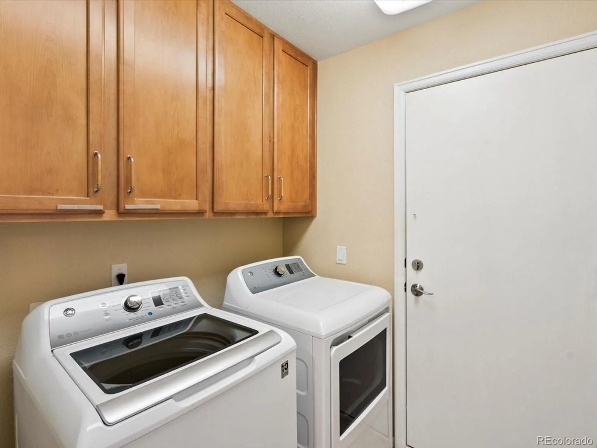 Property Slideshow image 20 of 32 | 22383 e heritage pkwy, Aurora, CO, 80016