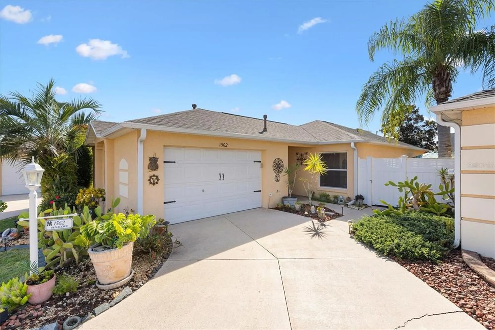 Property Slideshow image 1 of 35 | 1562 hancock st, The Villages, FL, 32162