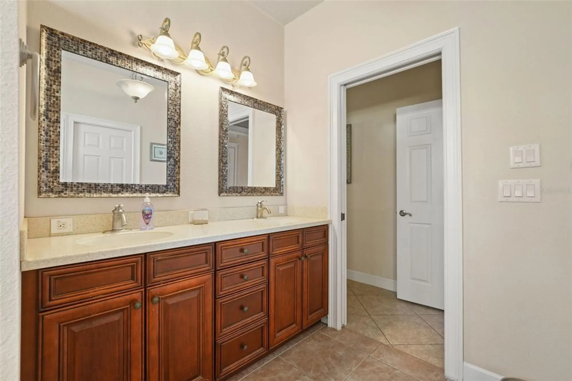 Property Slideshow image 19 of 50 | 9059 penelope dr, Weeki Wachee, FL, 34613