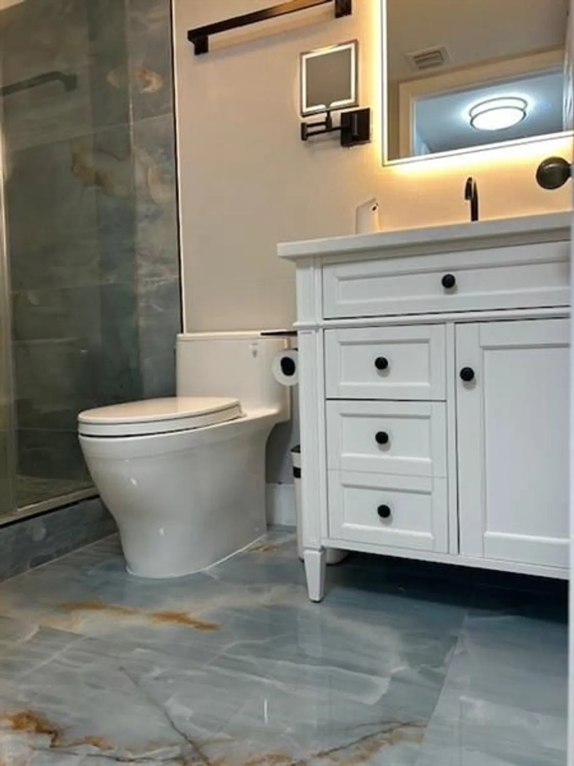 Property Slideshow image 18 of 24 | 7302 s devon dr 307, Tamarac, FL, 33321