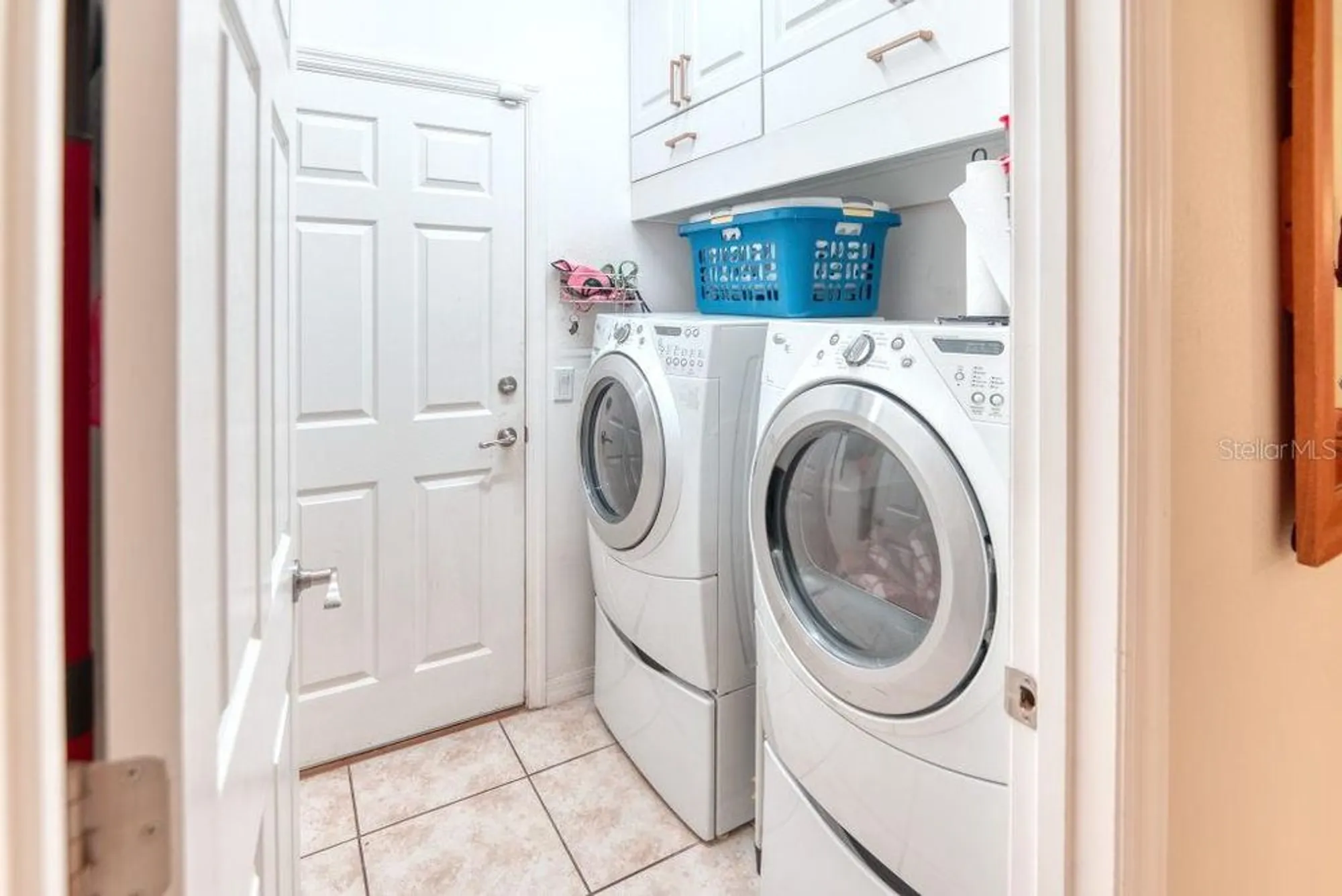 Property Slideshow image 33 of 61 | 640 grand canal dr, Kissimmee, FL, 34759