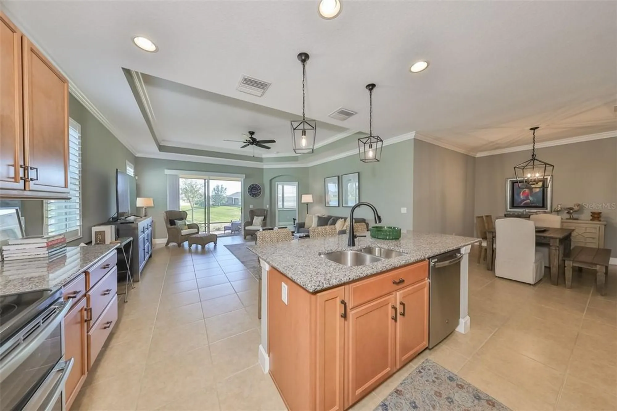 Property Slideshow image 14 of 67 | 611 chipper dr, Sun City Center, FL, 33573