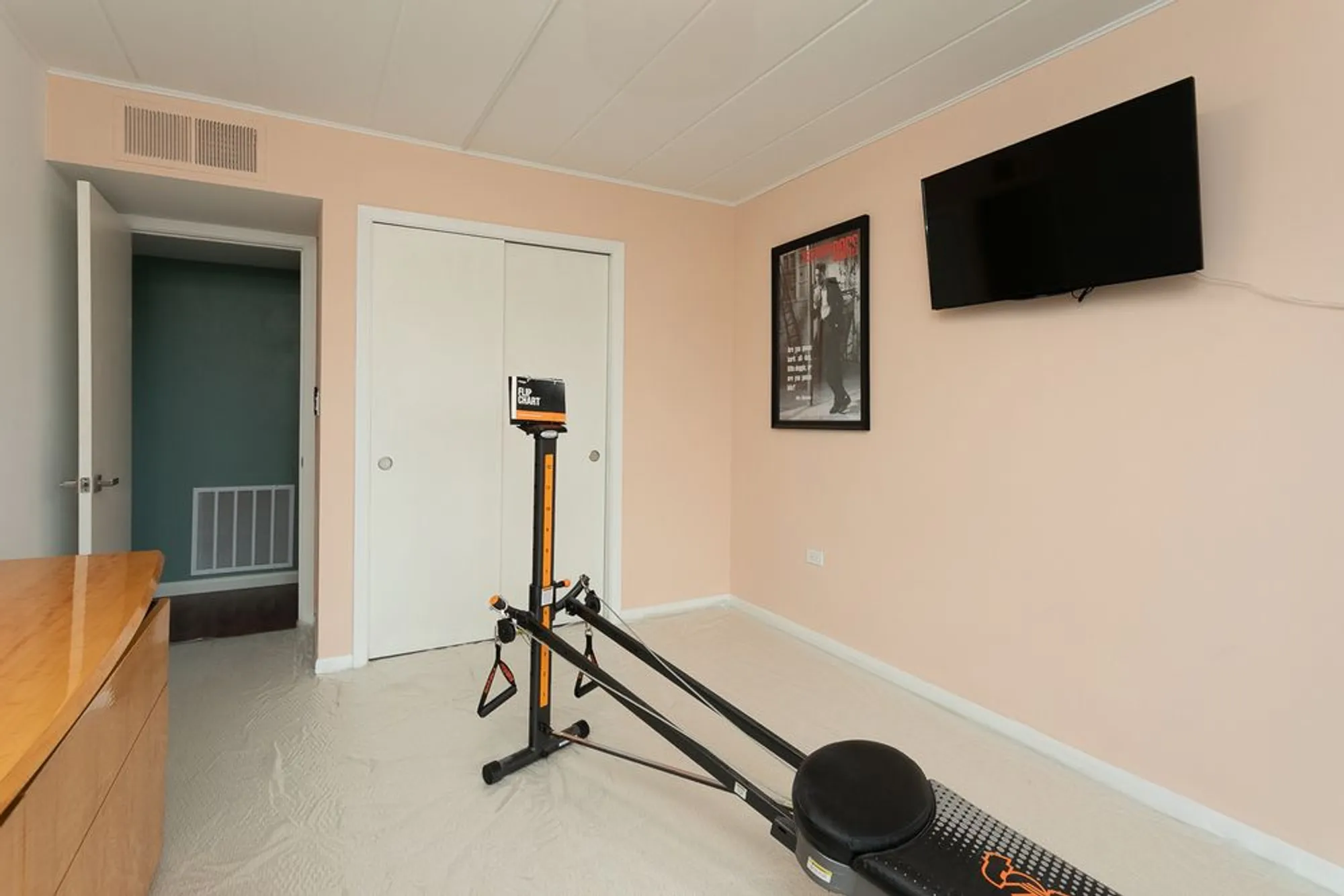 Property Slideshow image 23 of 32 | 2900 maple ave 19e, Downers Grove, IL, 60515