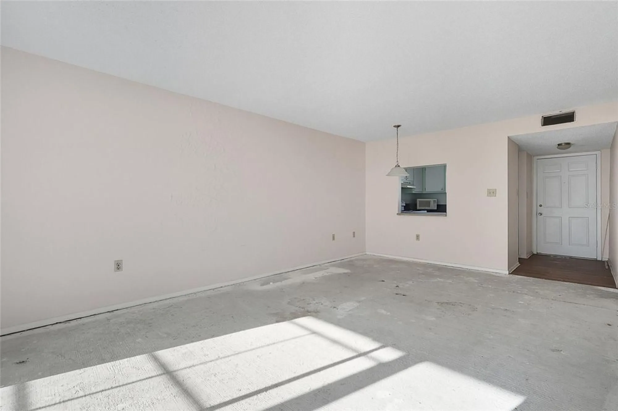Property Slideshow image 11 of 25 | 4705 5th st w apt 302, Bradenton, FL, 34207