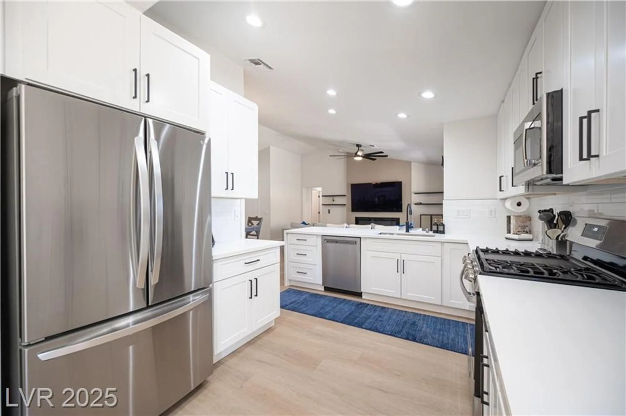 Property Slideshow image 27 of 72 | 2548 tumble brook dr, Las Vegas, NV, 89134