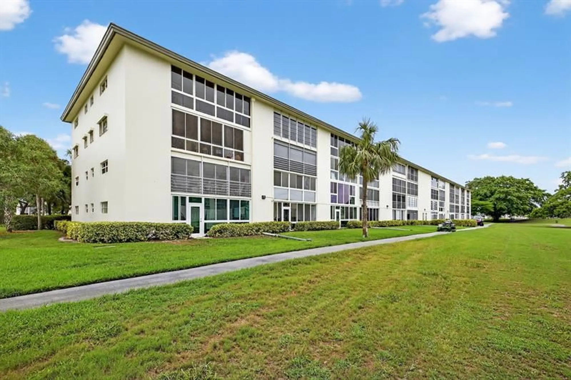 Property Slideshow image 23 of 24 | 2902 victoria cir g3, Coconut Creek, FL, 33066