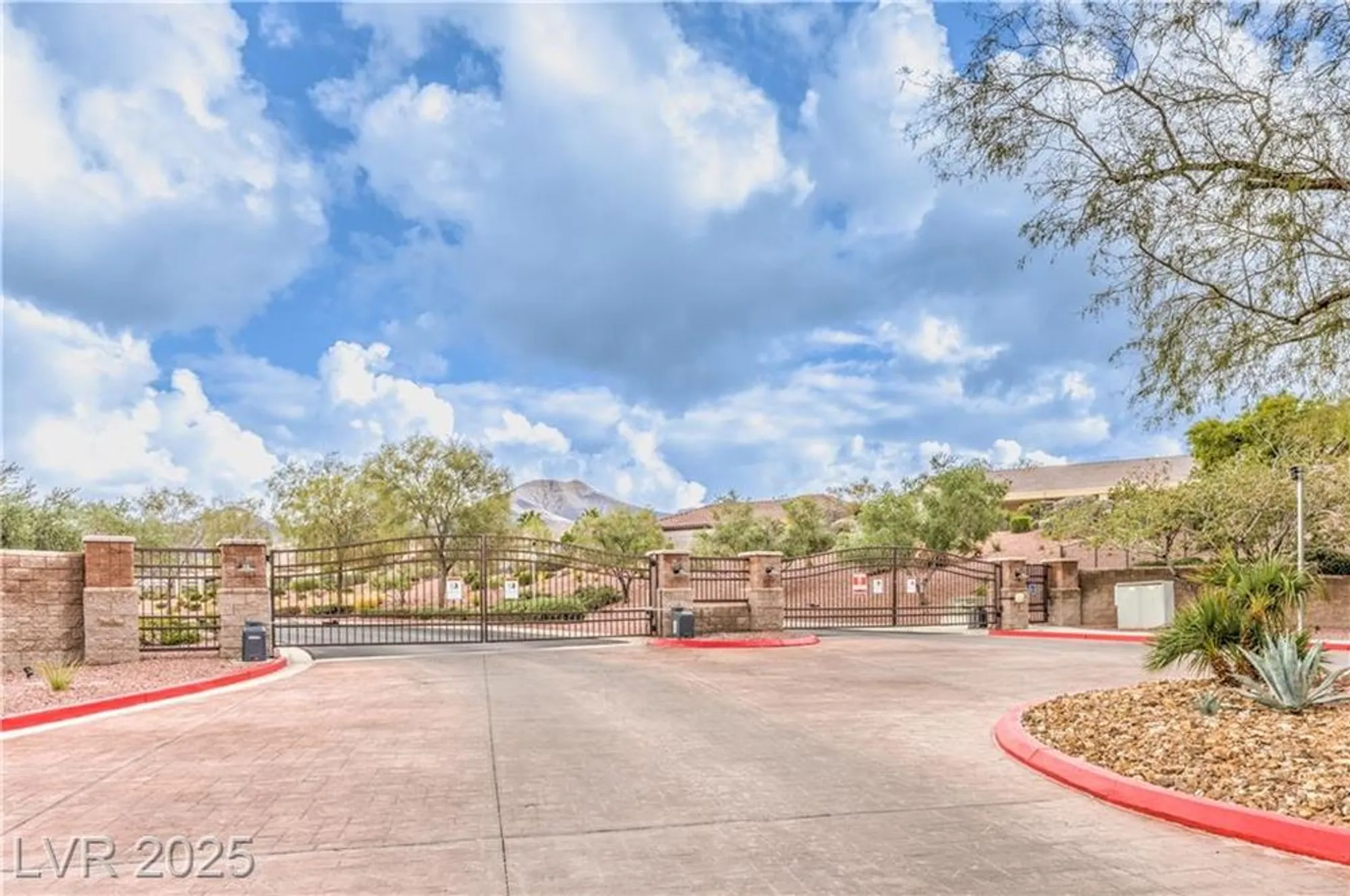 Property Slideshow image 29 of 40 | 2317 shorewood hills ave, Henderson, NV, 89052
