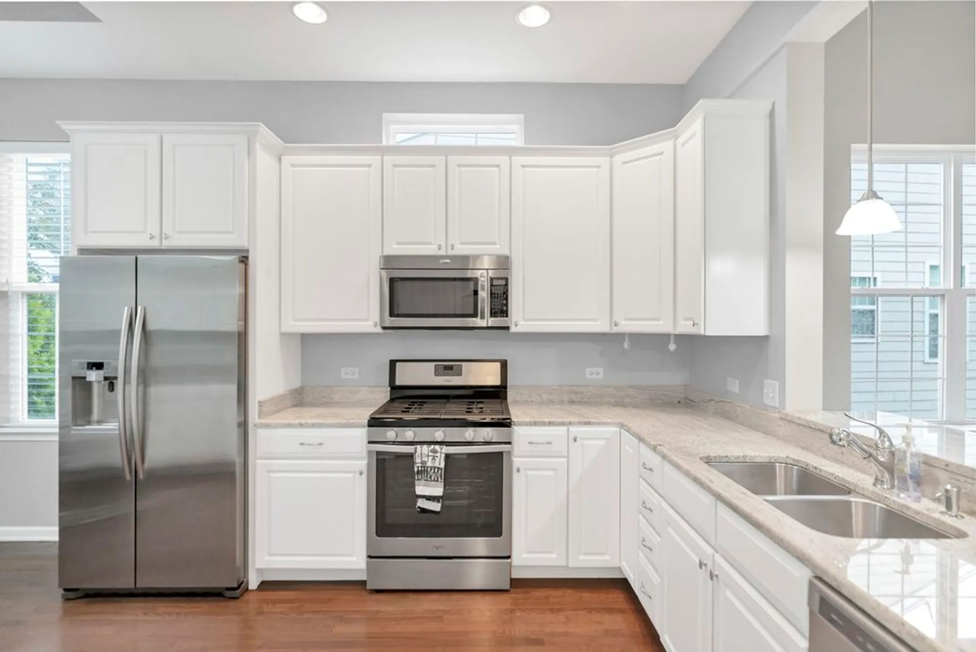 Property Slideshow image 7 of 43 | 3848 valhalla dr, Elgin, IL, 60124