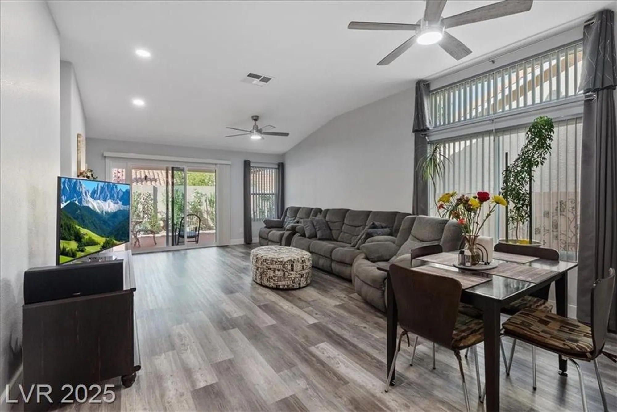 Property Slideshow image 8 of 22 | 7962 kinsella way, Las Vegas, NV, 89147