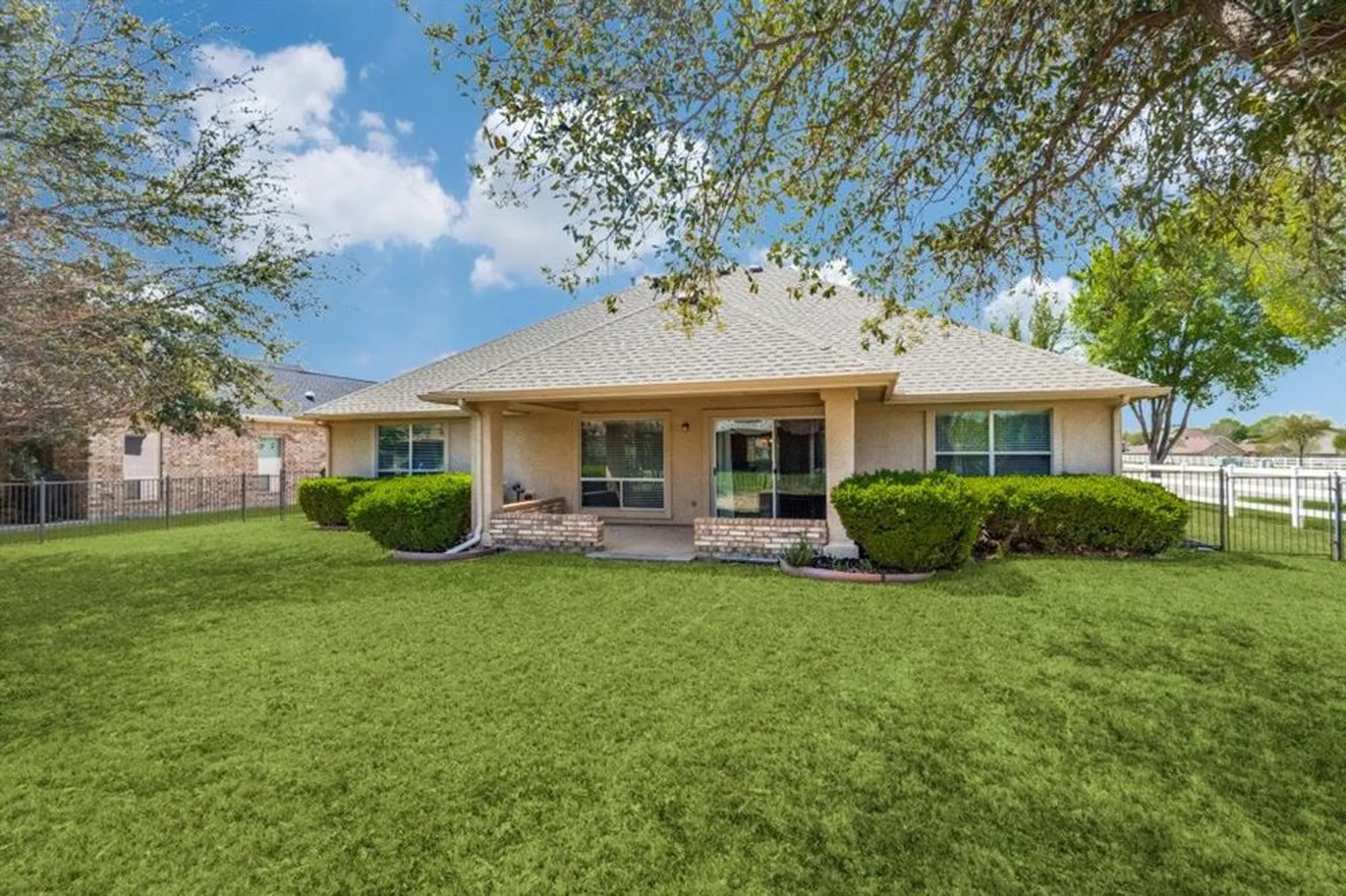 Property Slideshow image 13 of 13 | 9056 crestview dr, Denton, TX, 76207