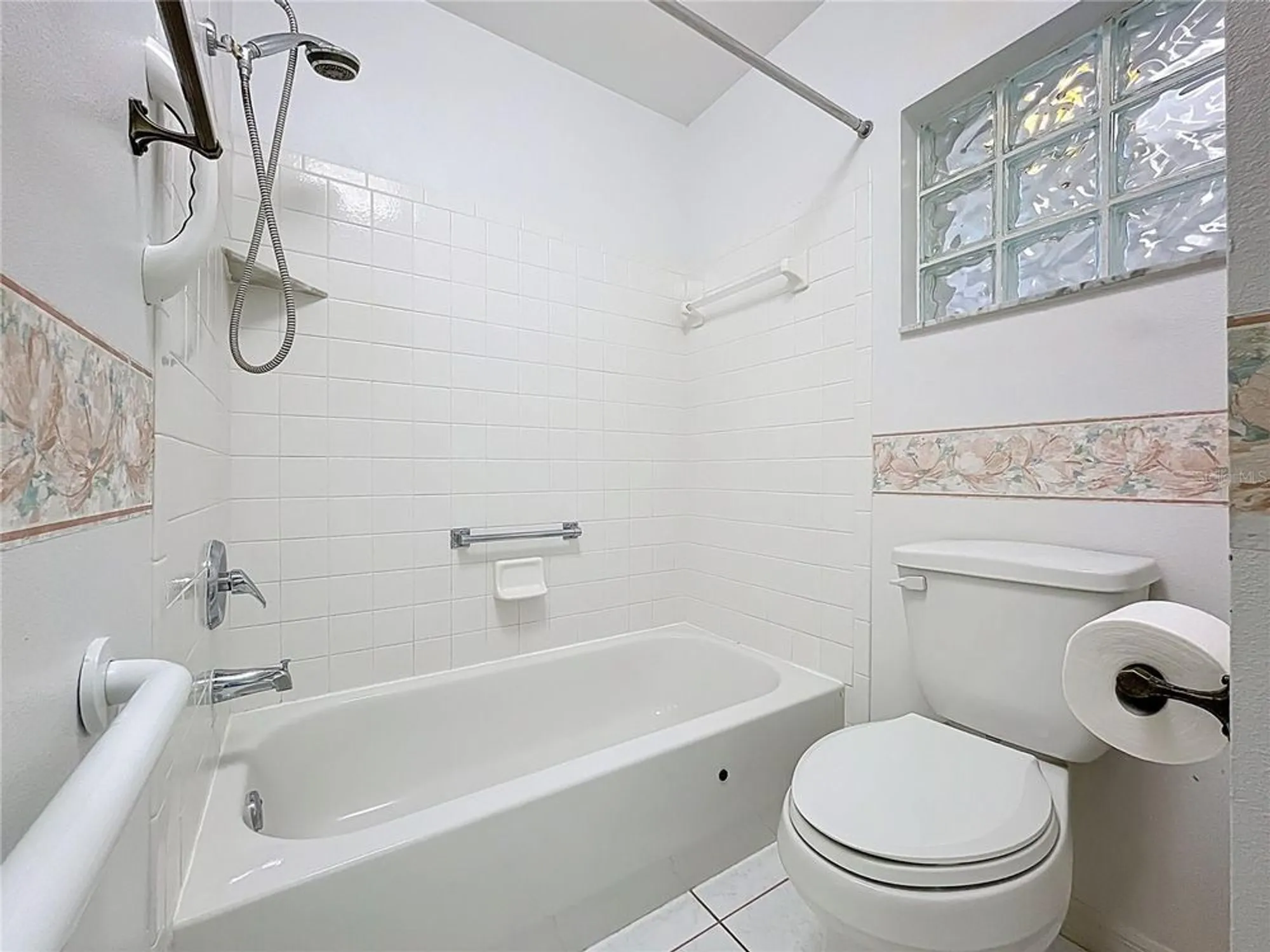 Property Slideshow image 33 of 63 | 5518 queen victoria dr, Leesburg, FL, 34748