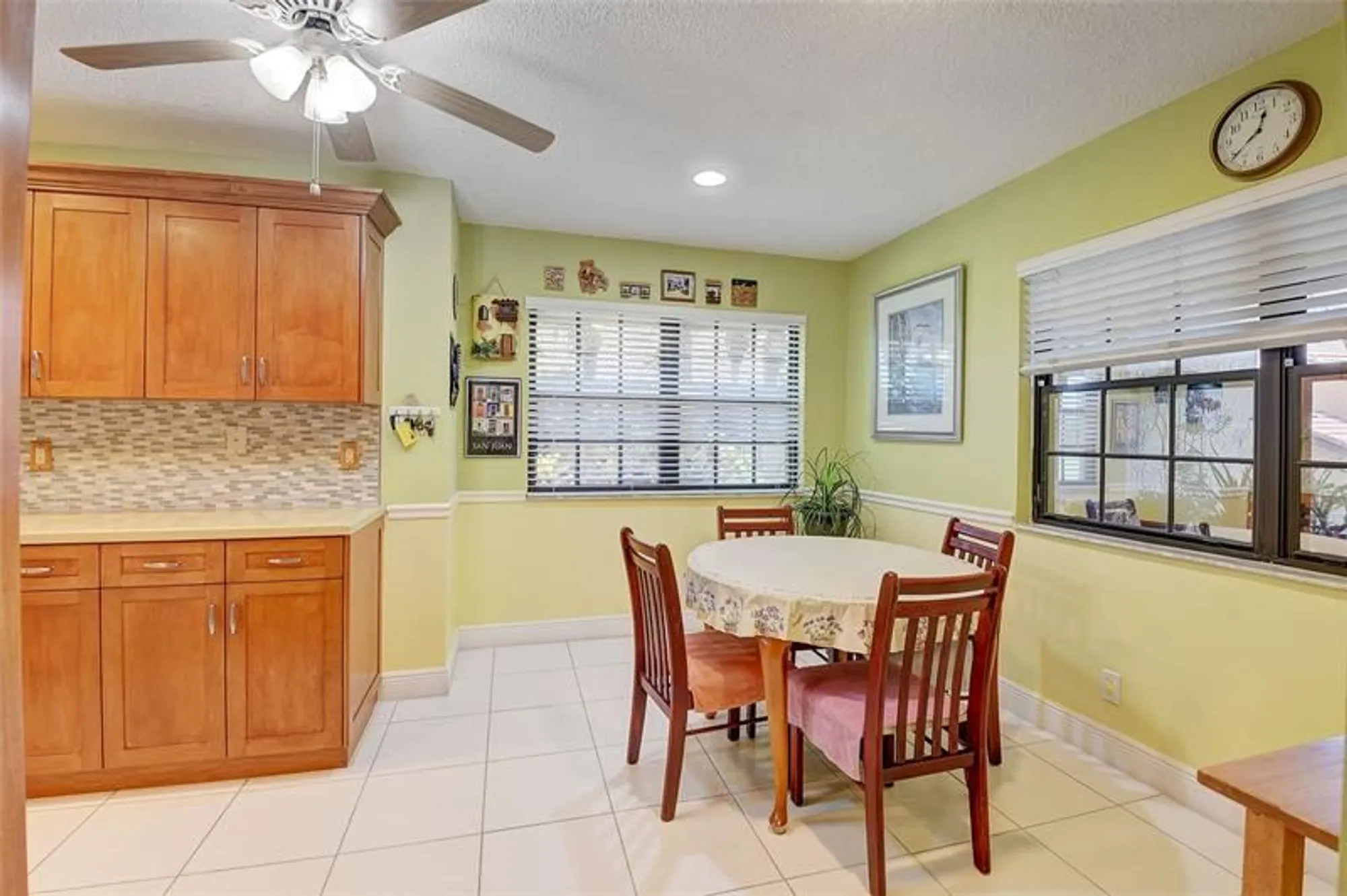 Property Slideshow image 10 of 75 | 6422 aspen glen cir # 206, Boynton Beach, FL, 33437