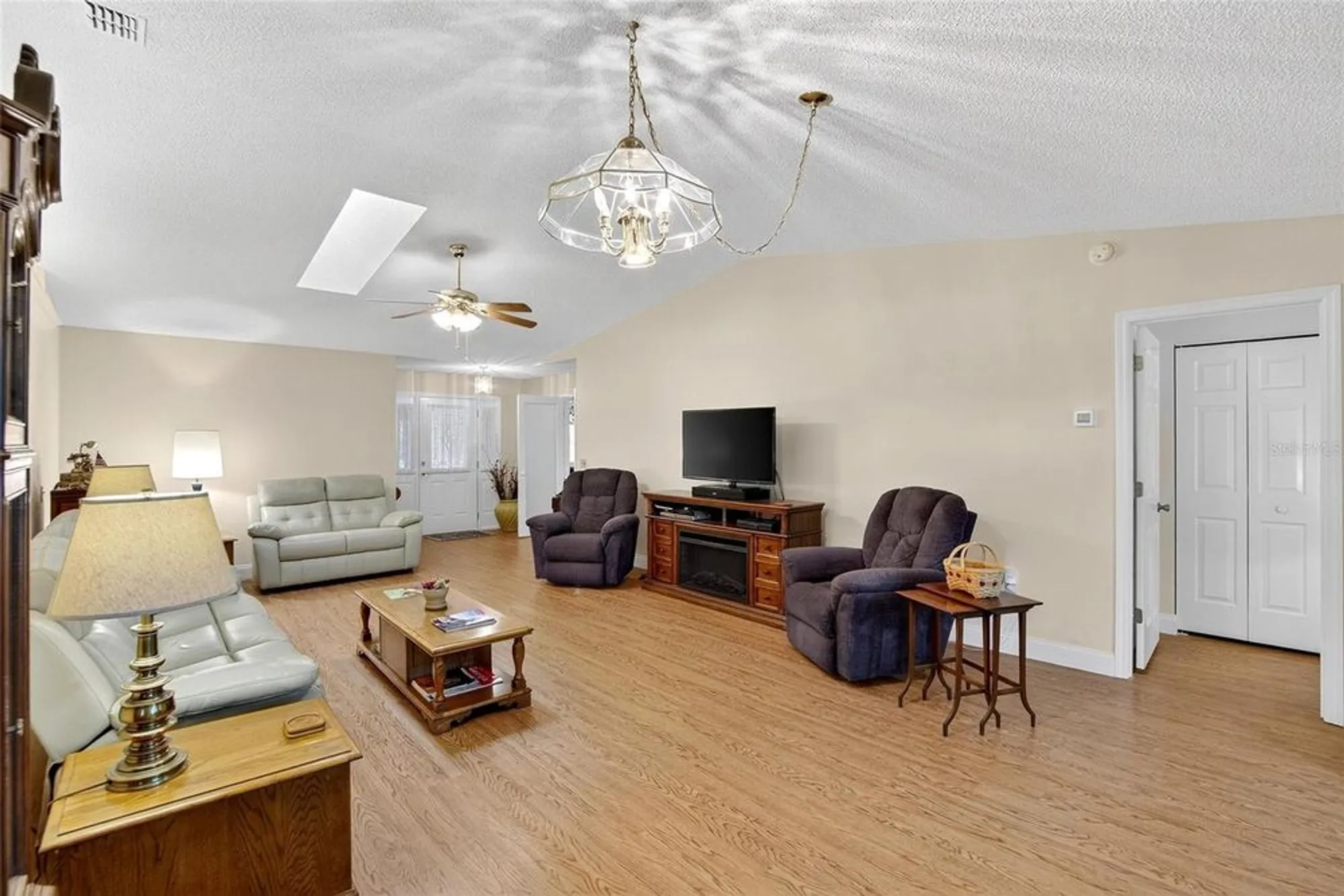 Property Slideshow image 14 of 71 | 6320 silver lakes dr, Lakeland, FL, 33810