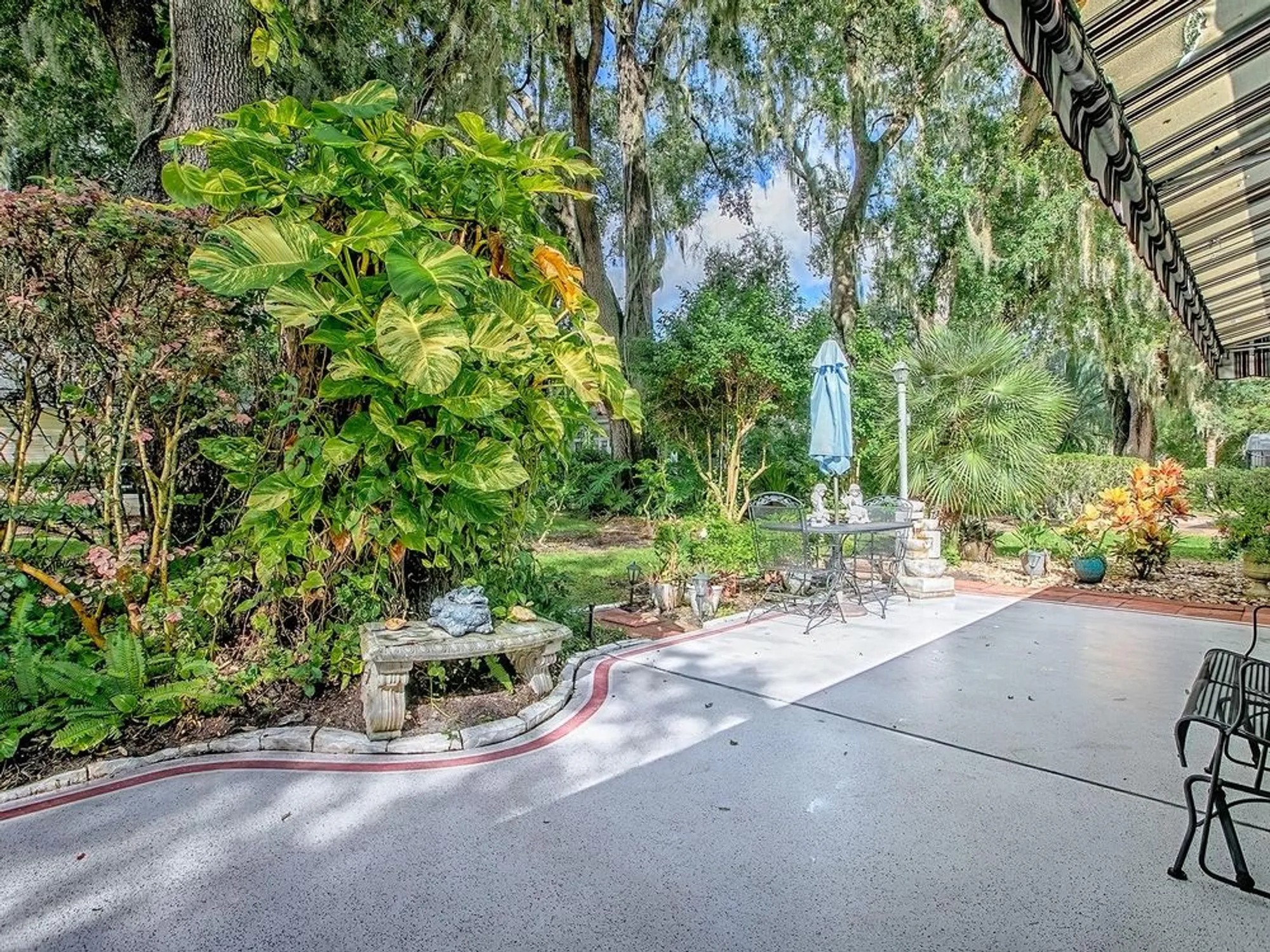 Property Slideshow image 47 of 62 | 25749 whisper oaks rd, Leesburg, FL, 34748