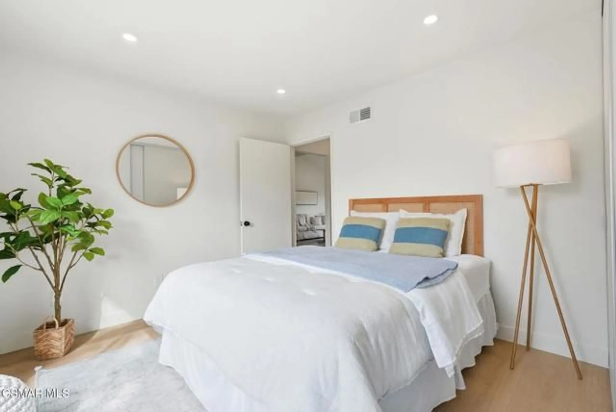 Property Slideshow image 20 of 23 | 1208 village 1, Camarillo, CA, 93012