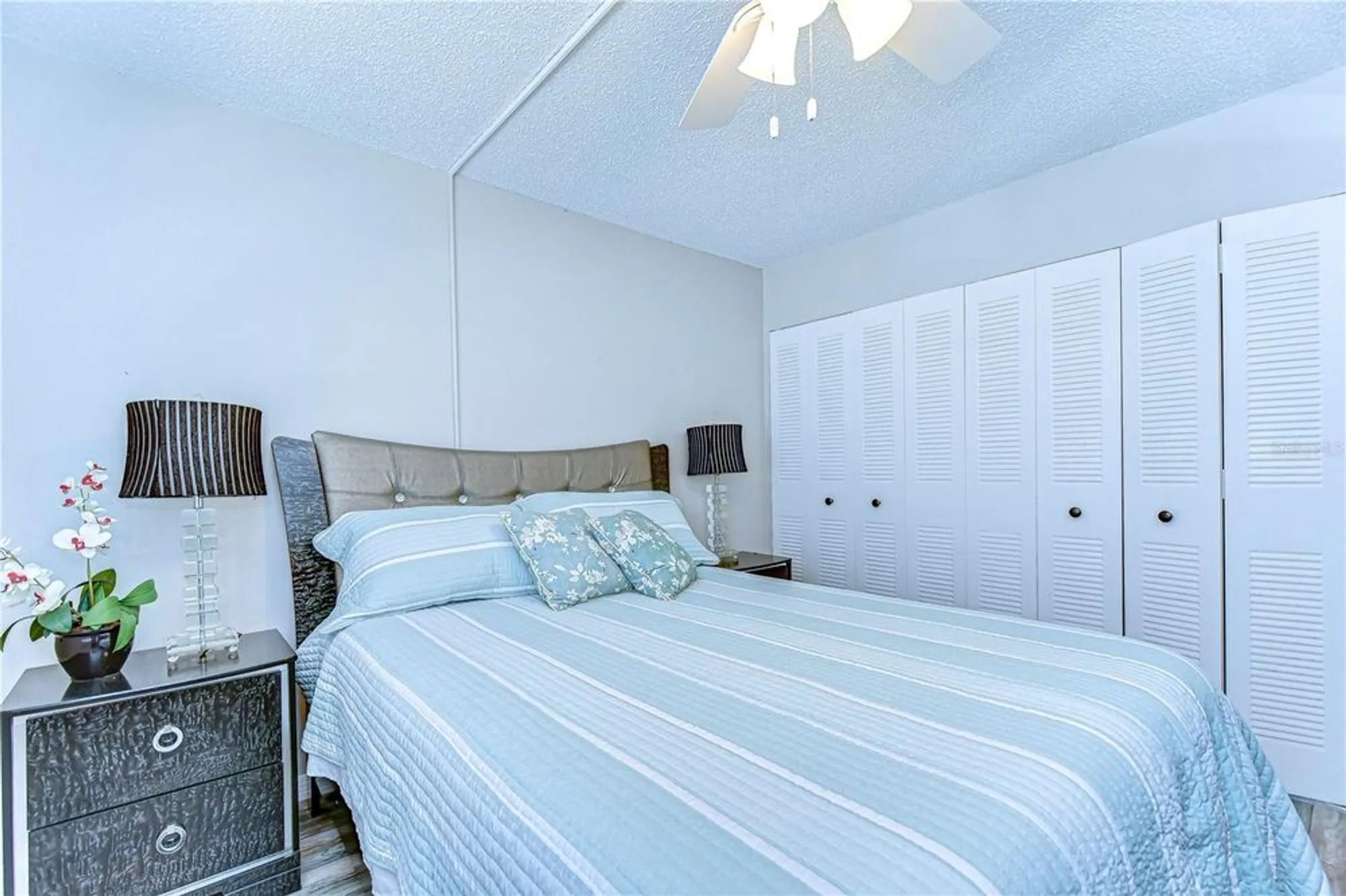 Property Slideshow image 21 of 35 | 13870 oakwood ln # 13870, Seminole, FL, 33776