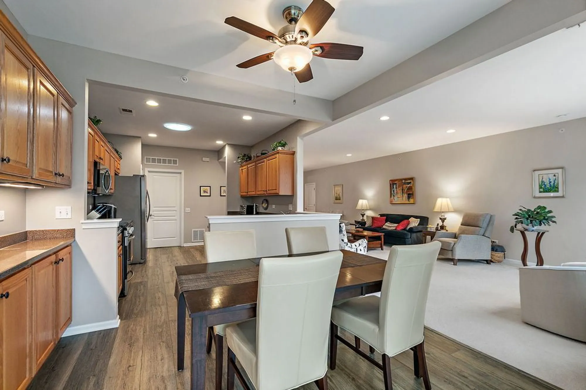 Property Slideshow image 10 of 24 | 13515 ivy dr, Huntley, IL, 60142