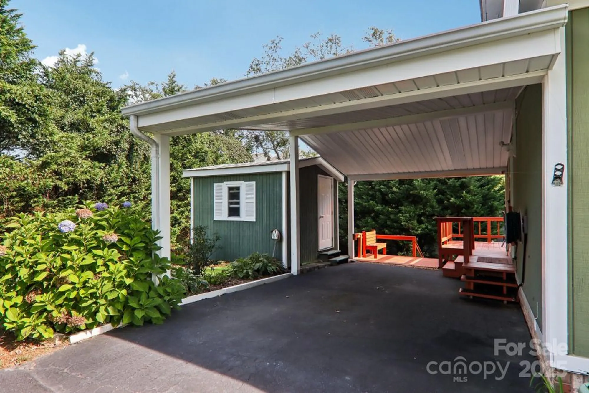 Property Slideshow image 4 of 47 | 226 cranbrook cir, Hendersonville, NC, 28792