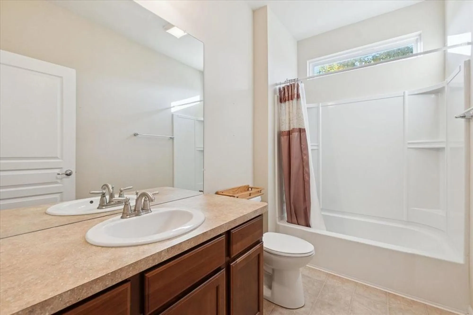 Property Slideshow image 31 of 67 | 9525 pine valley dr, Grand Blanc, MI, 48439
