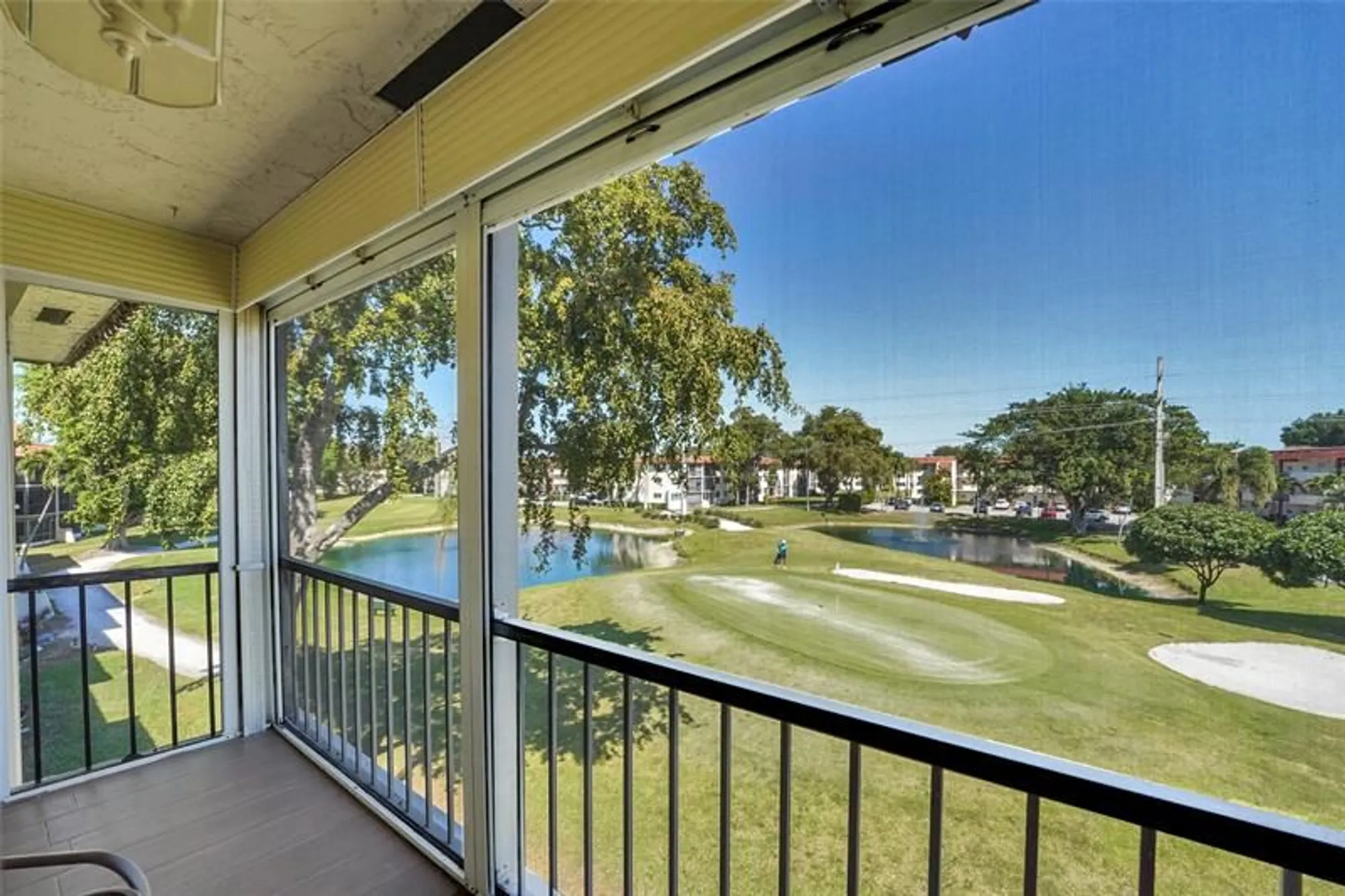 Property Slideshow image 18 of 50 | 8980 s hollybrook blvd 304, Pembroke Pines, FL, 33025