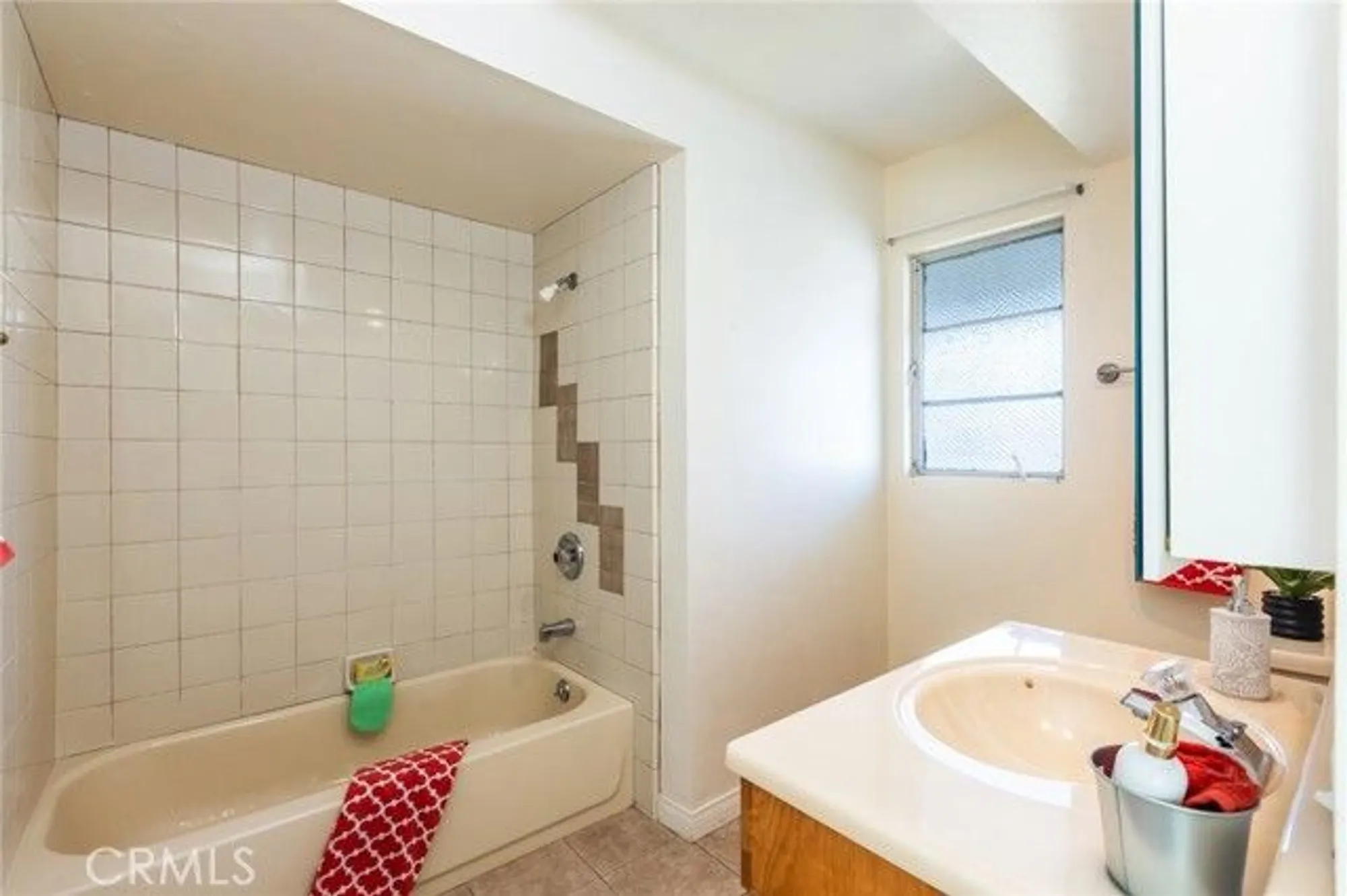 Property Slideshow image 29 of 42 | 23026 nadine cir b, Torrance, CA, 90505