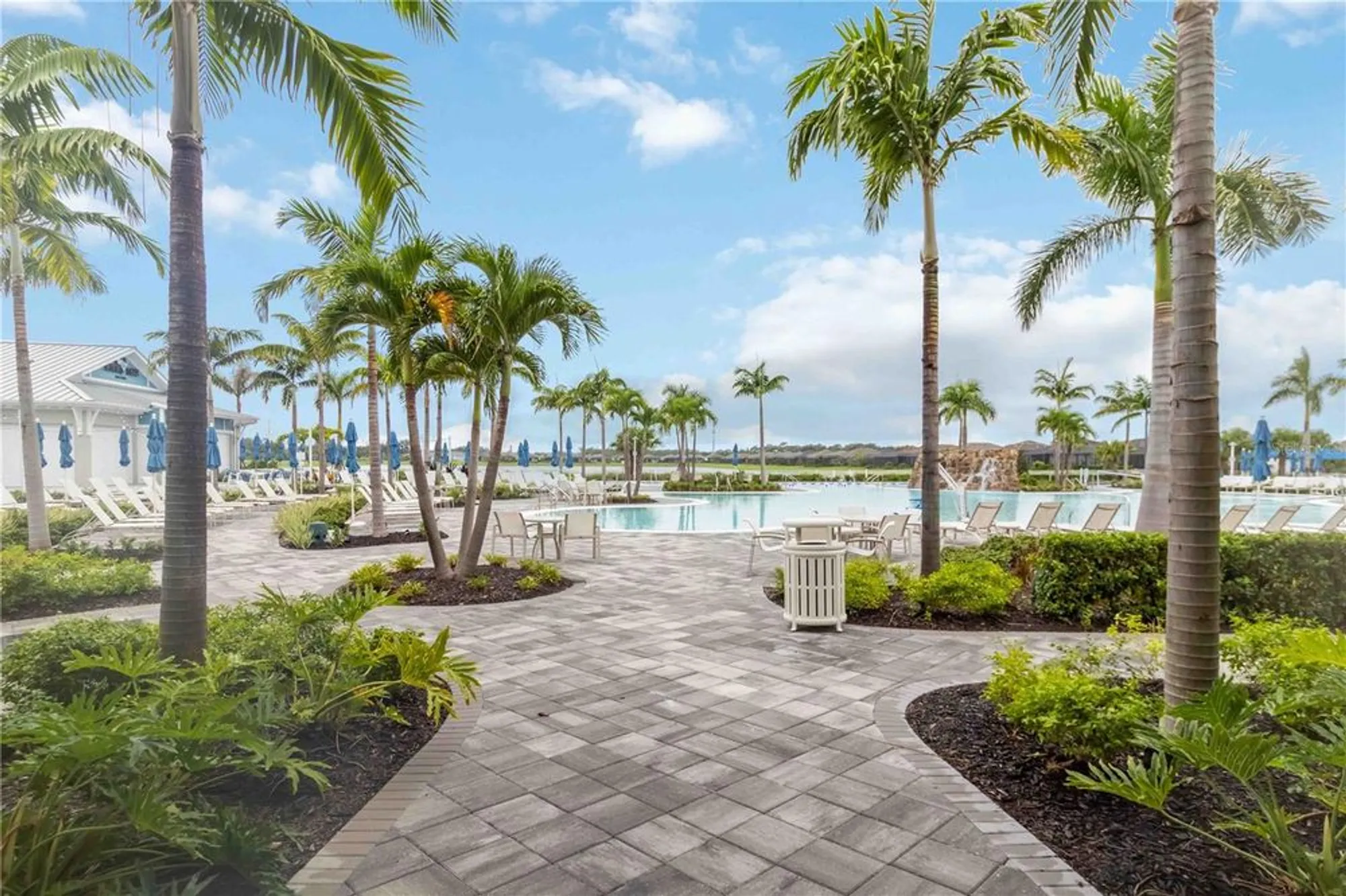 Property Slideshow image 39 of 73 | 25508 royal tern ln, Englewood, FL, 34223