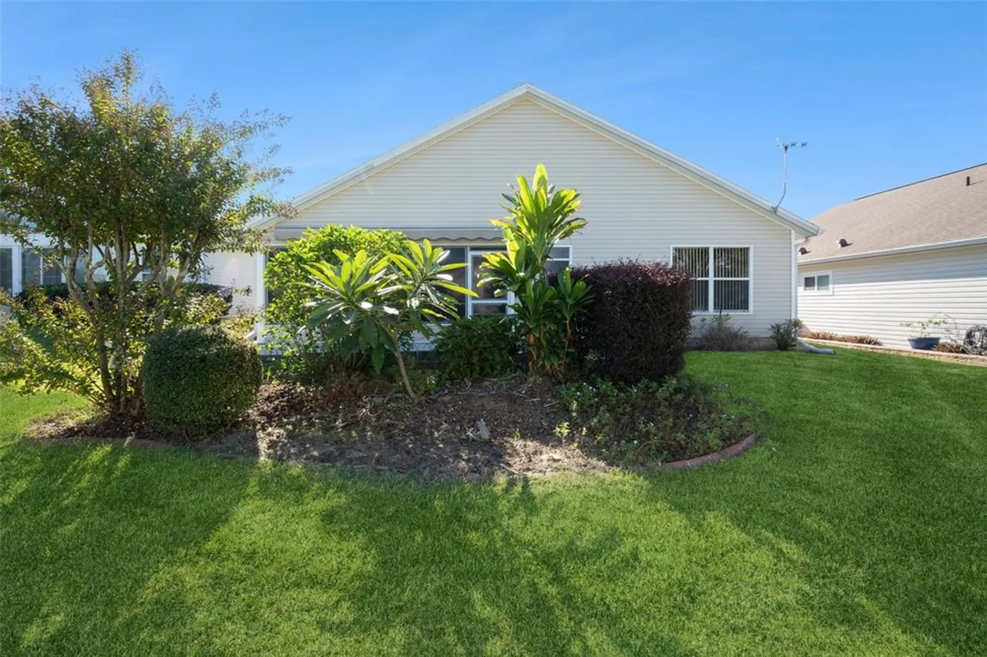 Property Slideshow image 27 of 37 | 24914 cranes roost cir, Leesburg, FL, 34748