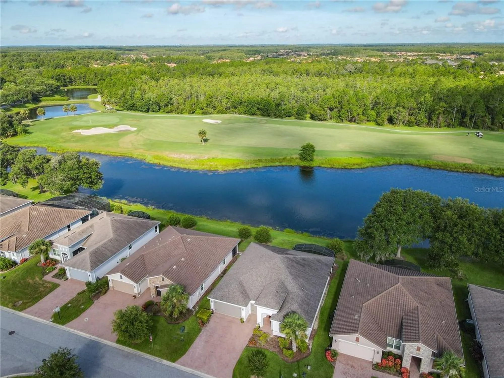 Property Slideshow image 6 of 67 | 418 treviso dr, Kissimmee, FL, 34759