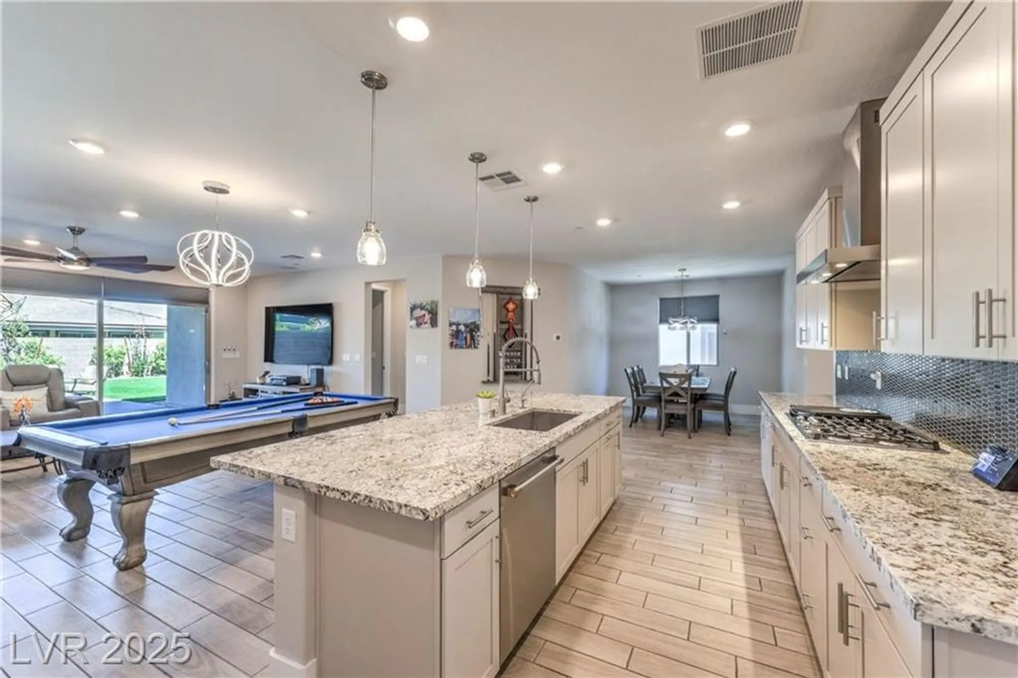 Property Slideshow image 11 of 52 | 9584 sard ln, Las Vegas, NV, 89143