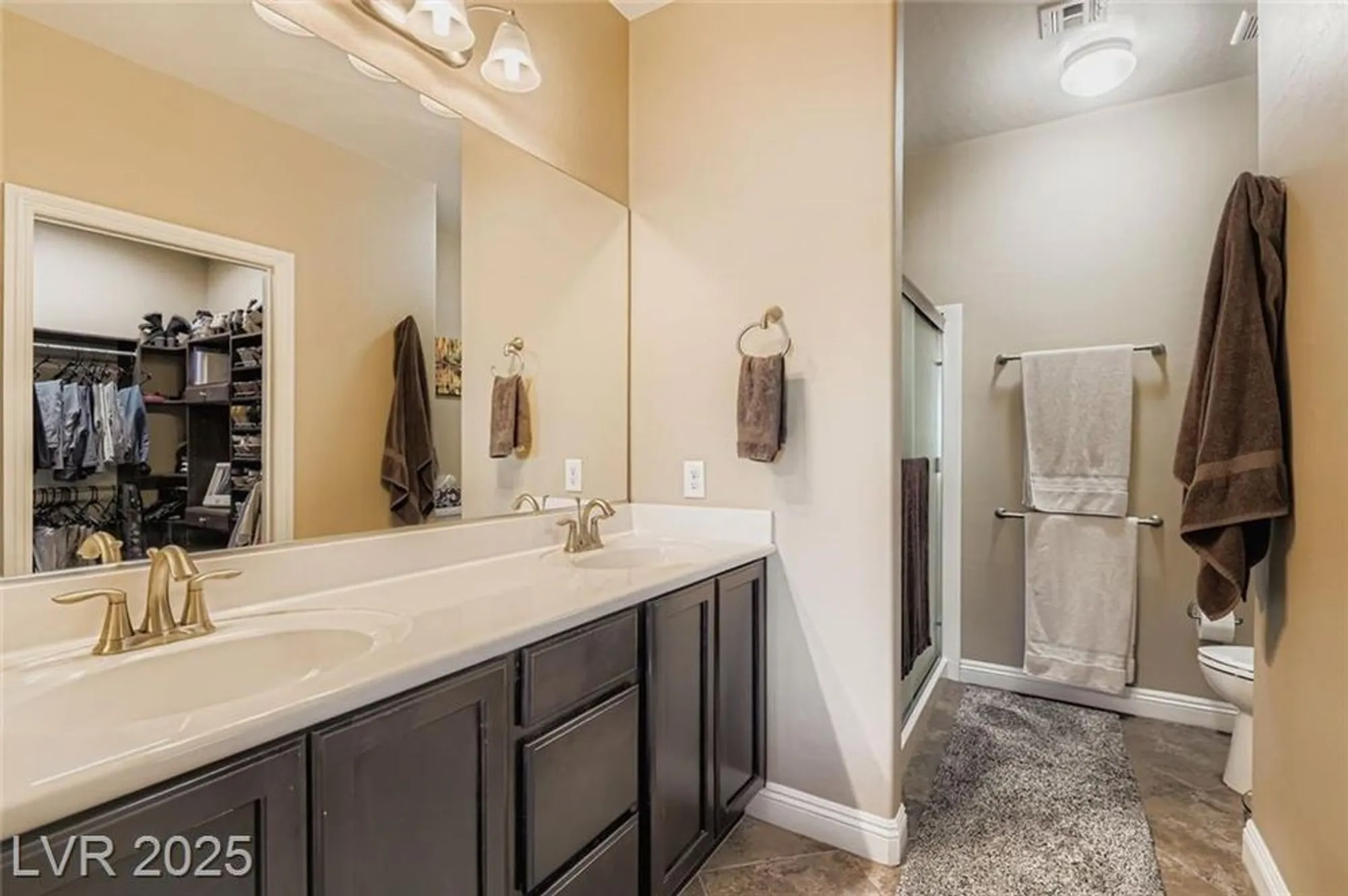 Property Slideshow image 6 of 45 | 3385 blue ribbon downs st, Las Vegas, NV, 89122