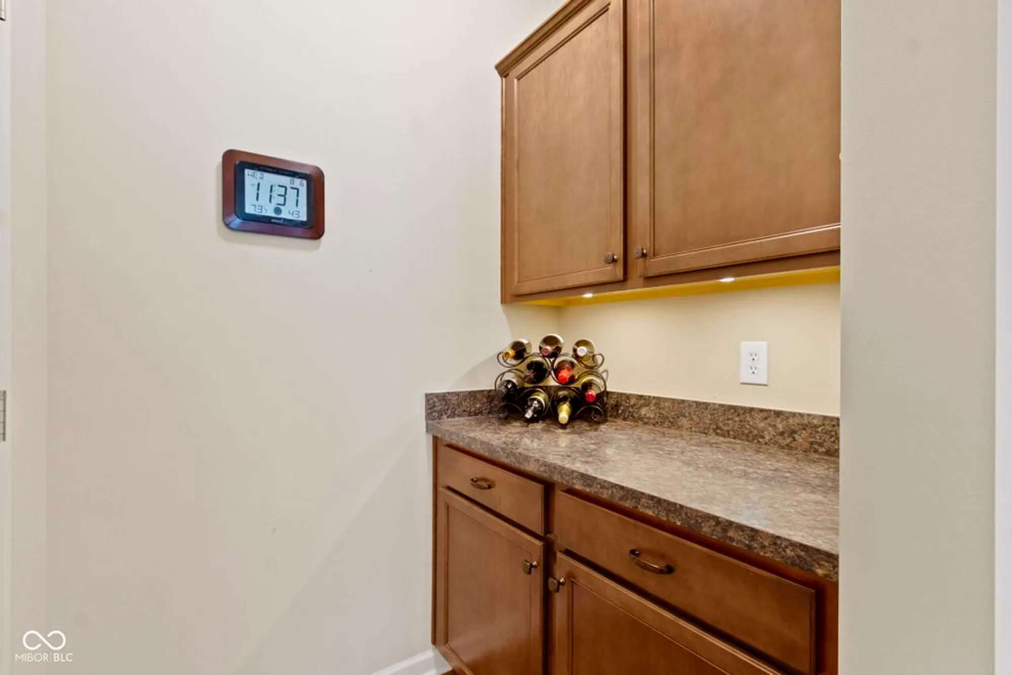 Property Slideshow image 15 of 44 | 16284 loire valley dr, Fishers, IN, 46037