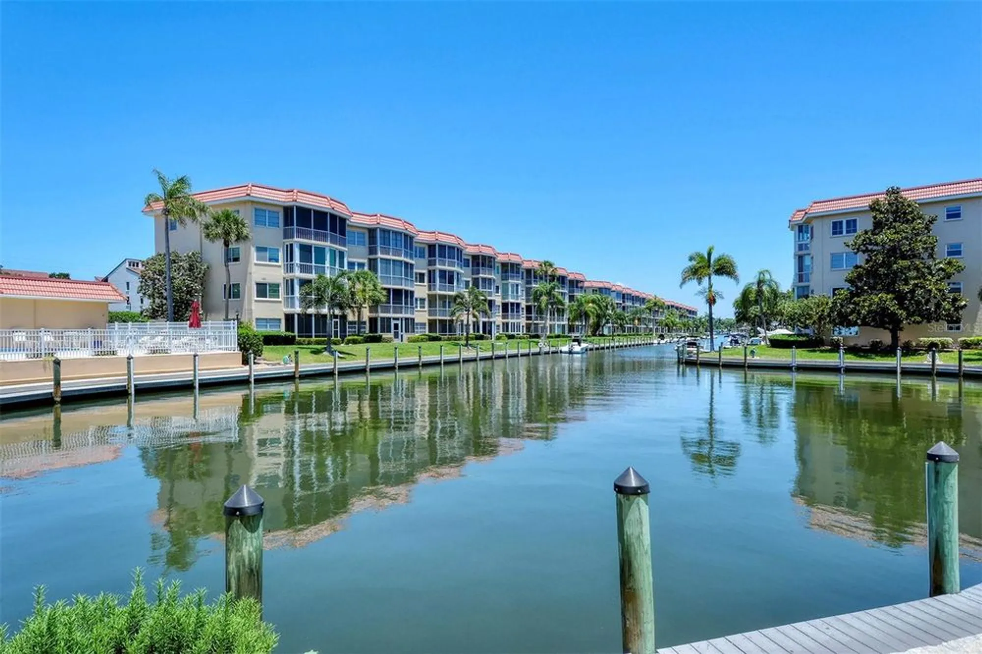 Property Slideshow image 56 of 77 | 1250 n portofino dr # 305mar, Sarasota, FL, 34242
