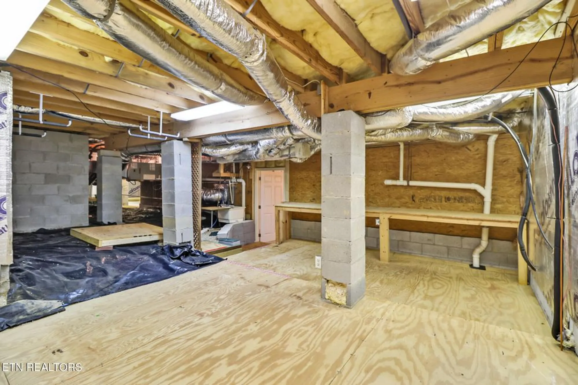 Property Slideshow image 37 of 54 | 104 flossmoor cir, Crossville, TN, 38558