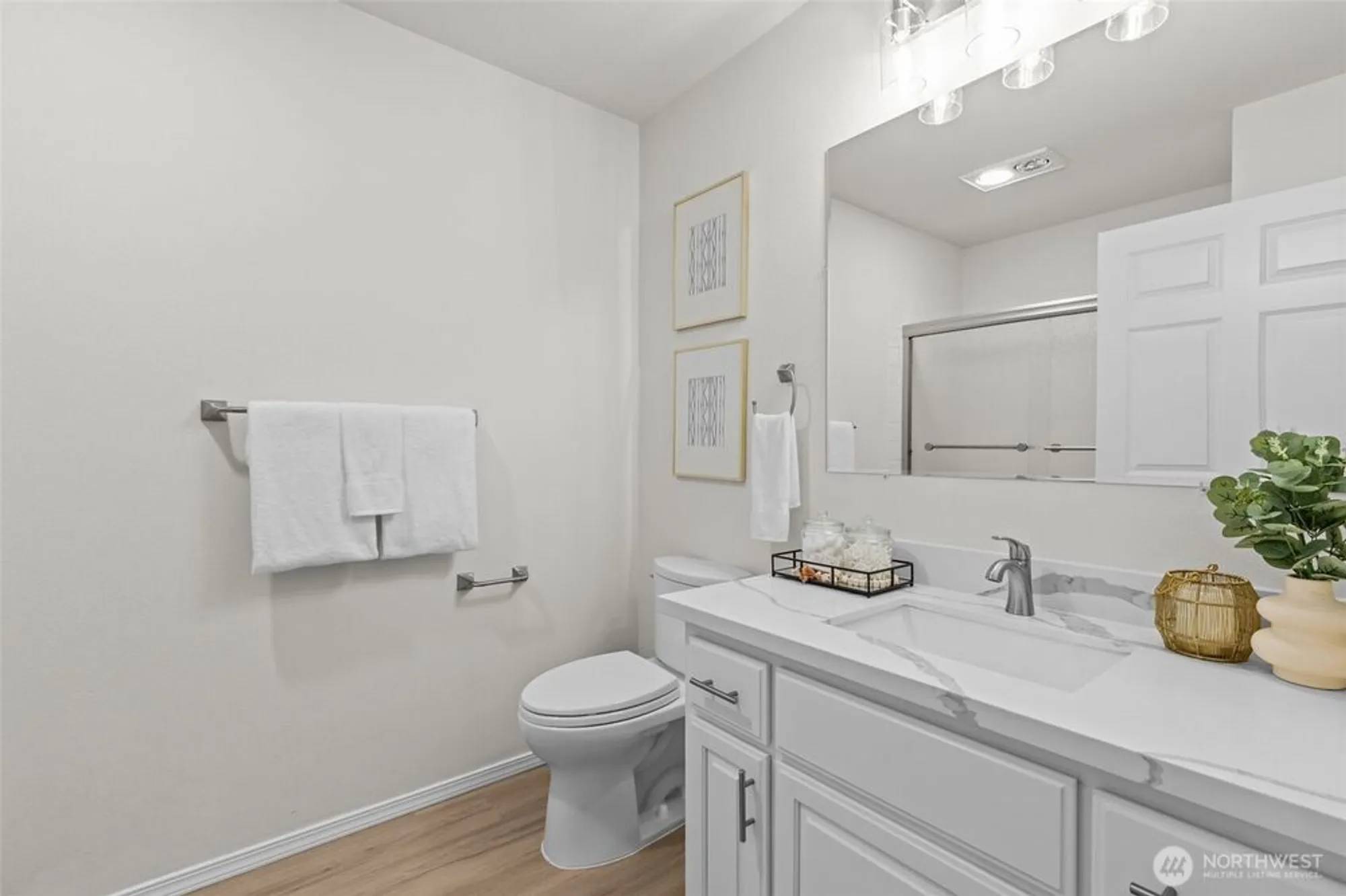 Property Slideshow image 26 of 40 | 22637 se 44th ln, Issaquah, WA, 98029