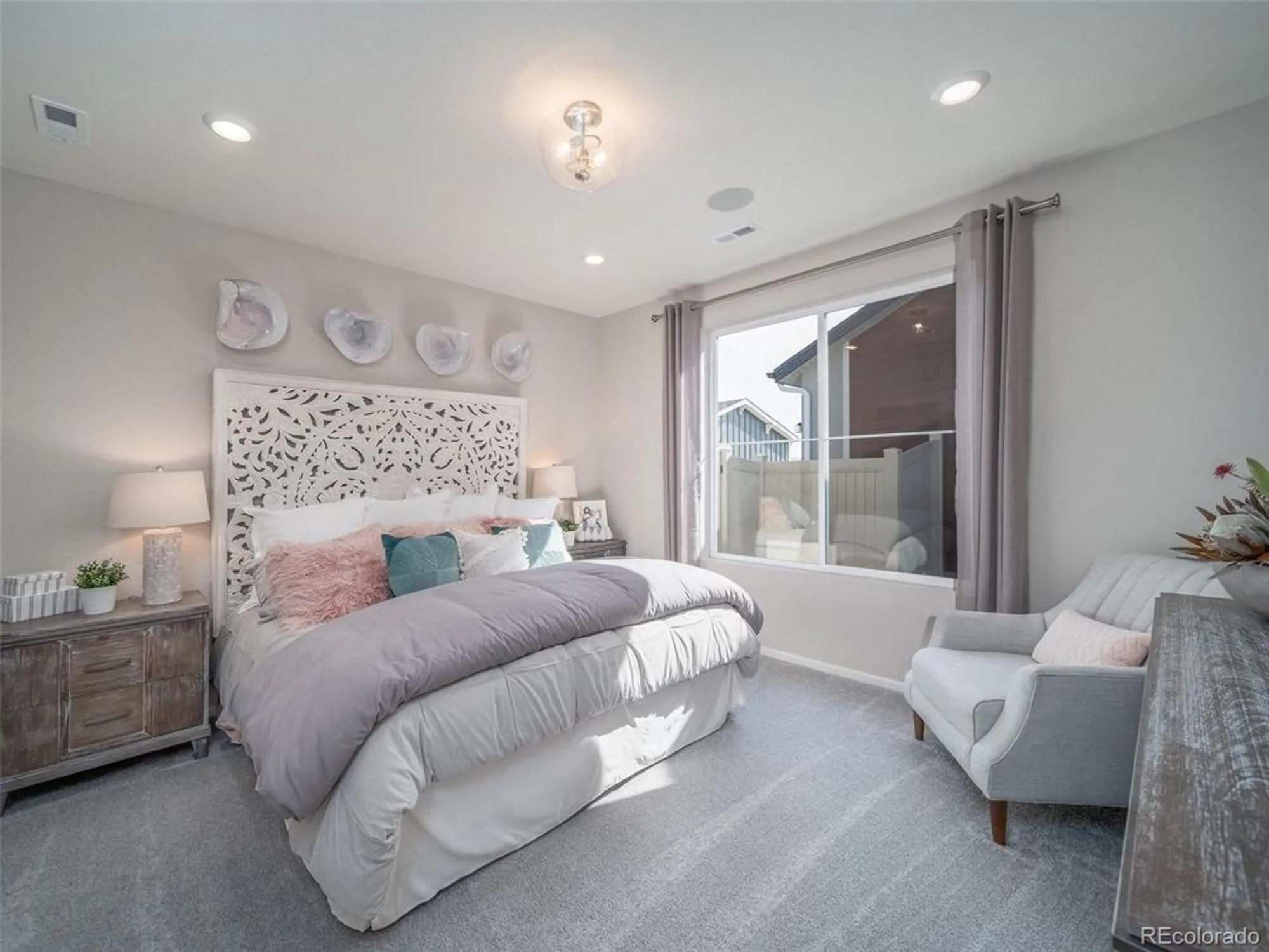 Property Slideshow image 13 of 24 | 21815 e 51st dr, Aurora, CO, 80019