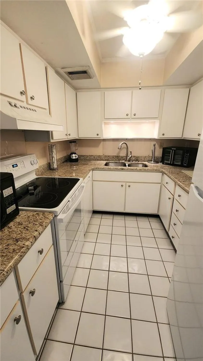 Property Slideshow image 23 of 45 | 21300 brinson ave 201, Port Charlotte, FL, 33952