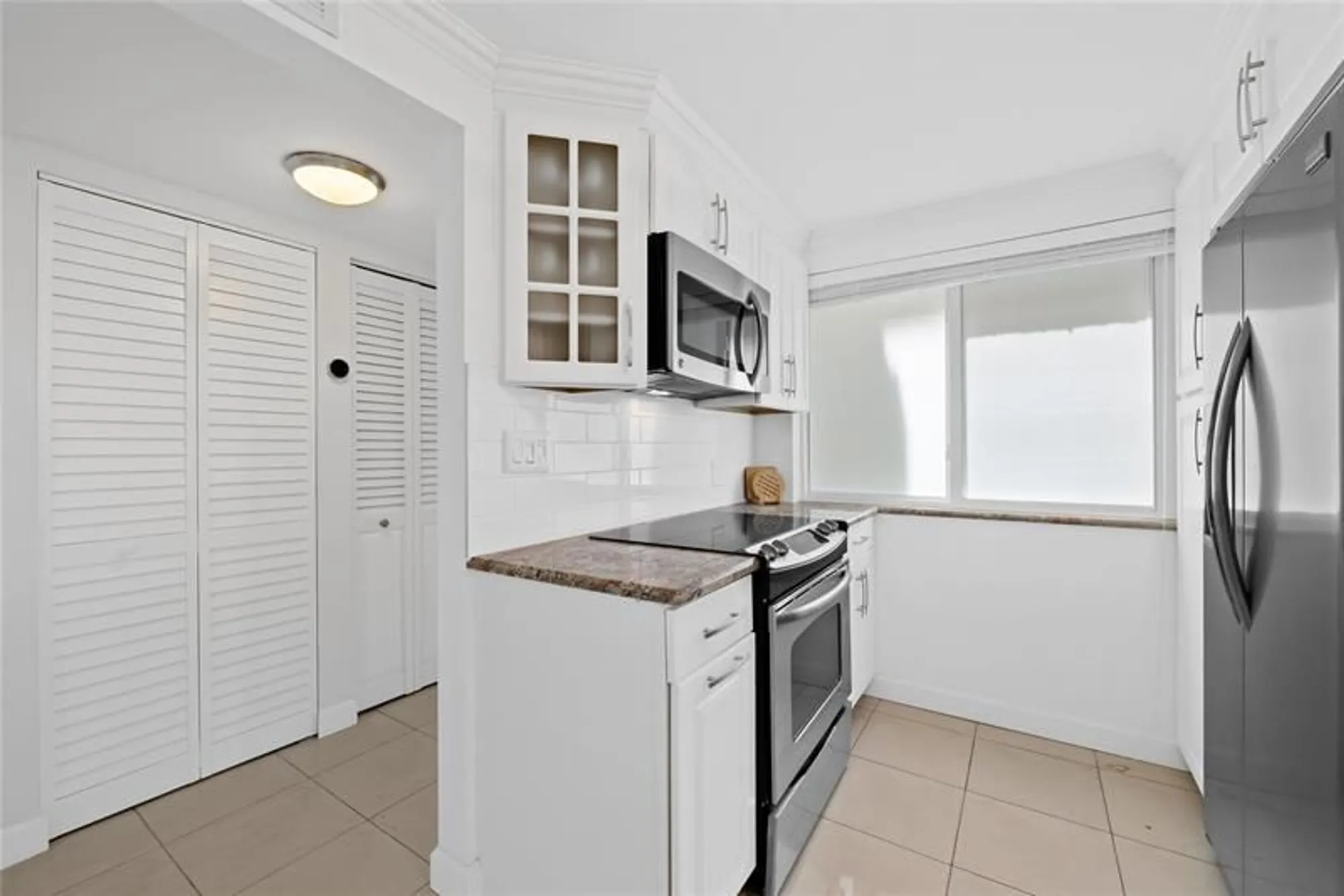 Property Slideshow image 8 of 27 | 3581 inverrary dr apt 104, Lauderhill, FL, 33319