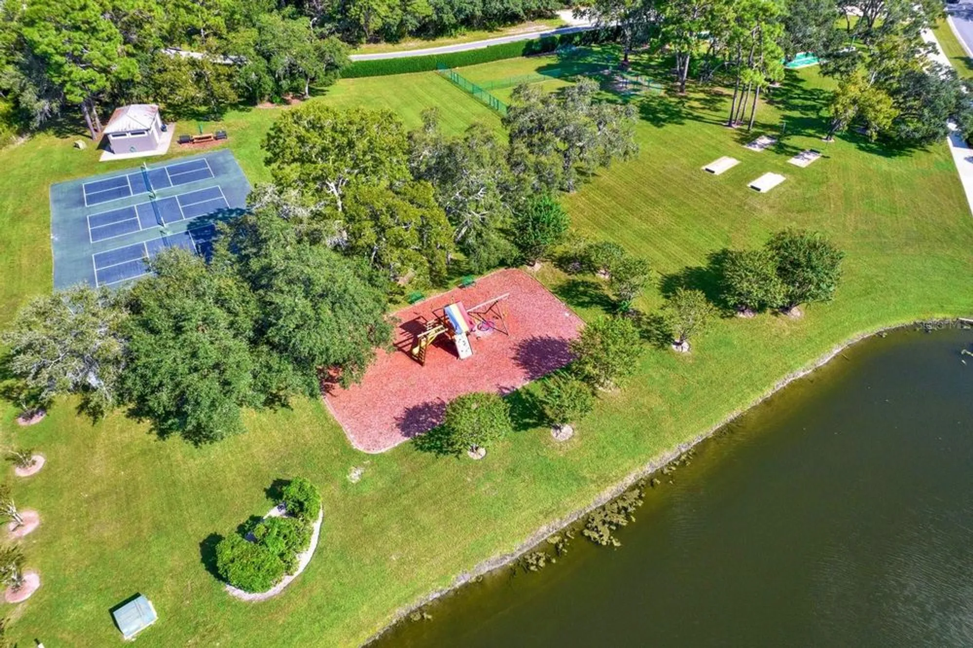 Property Slideshow image 24 of 27 | 9121 bonnie cove dr, Weeki Wachee, FL, 34613